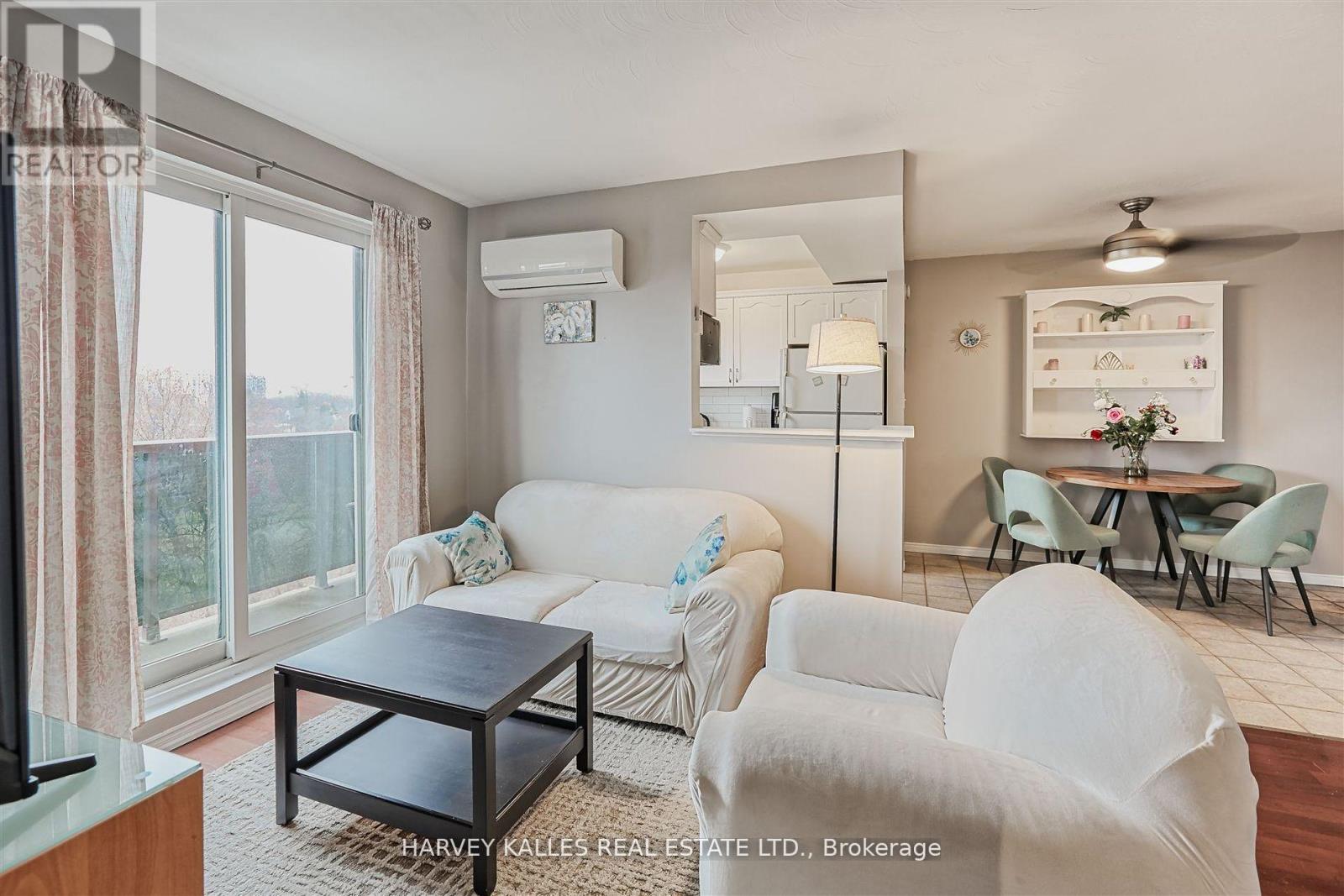 45 - 2373 KING STREET E