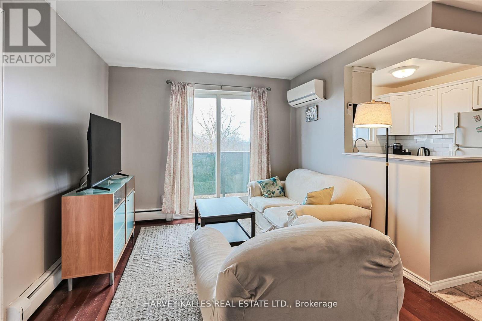 45 - 2373 KING STREET E