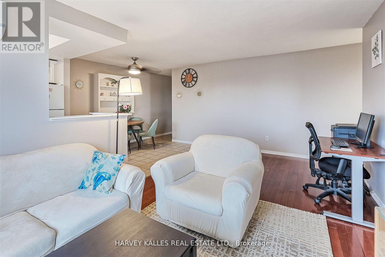 45 - 2373 KING STREET E