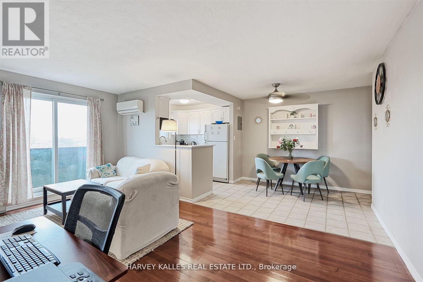 45 - 2373 KING STREET E