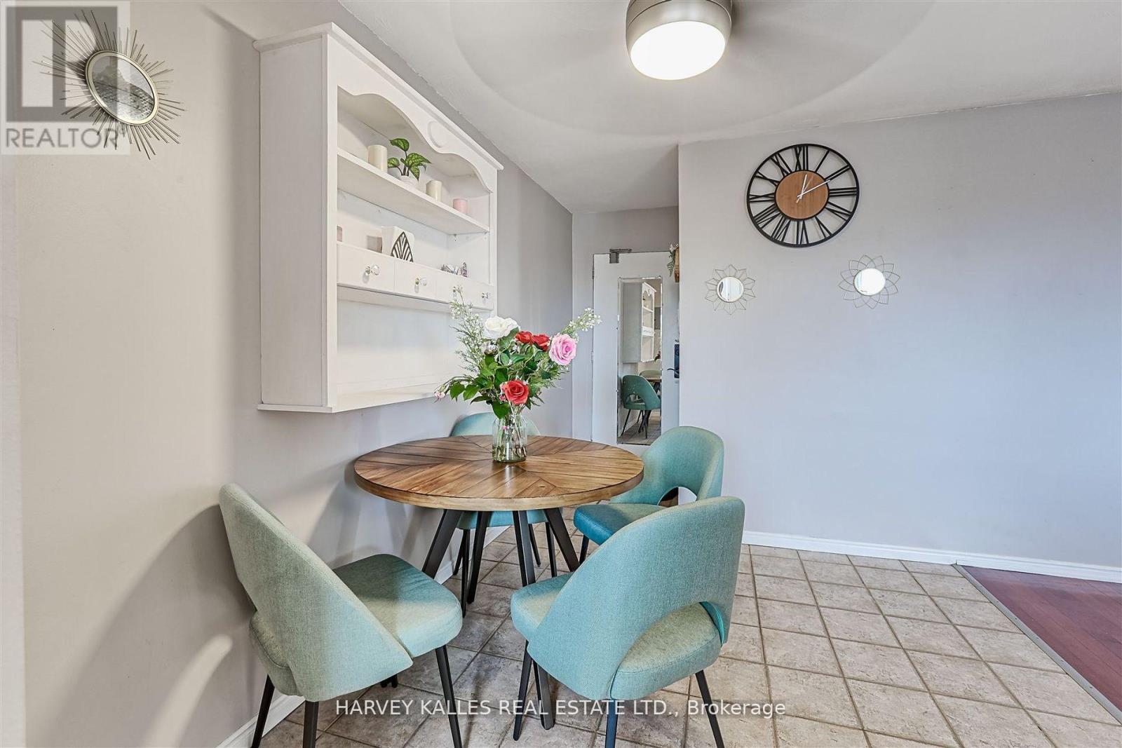 45 - 2373 KING STREET E