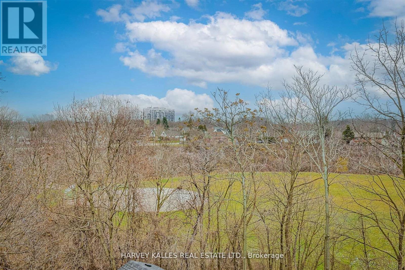 45 - 2373 KING STREET E