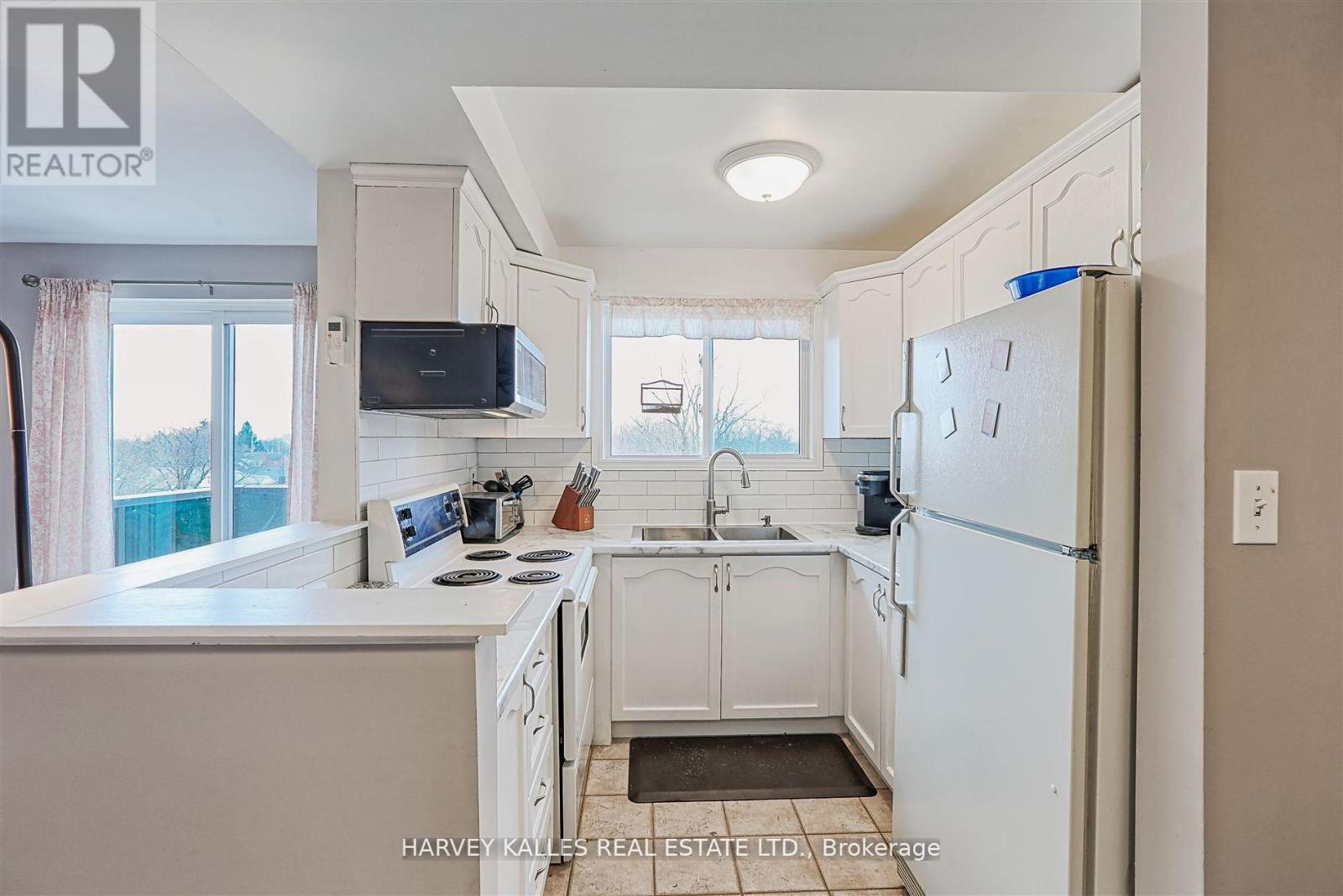 45 - 2373 KING STREET E