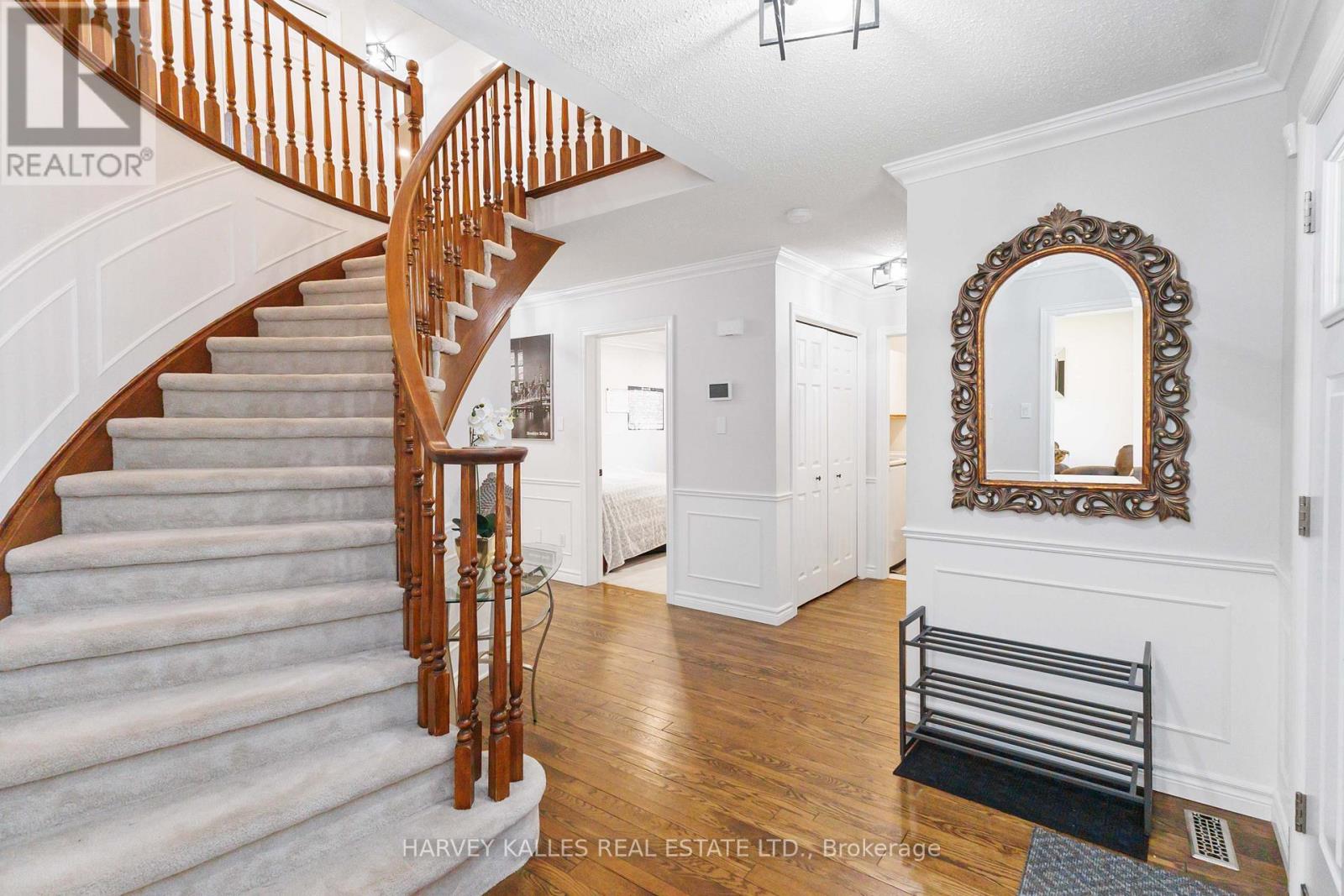 223 SUNNYSIDE DRIVE