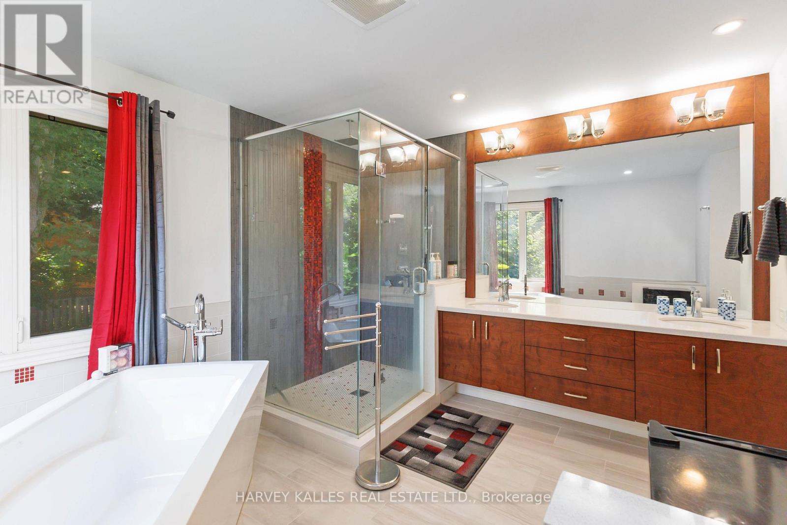 223 SUNNYSIDE DRIVE