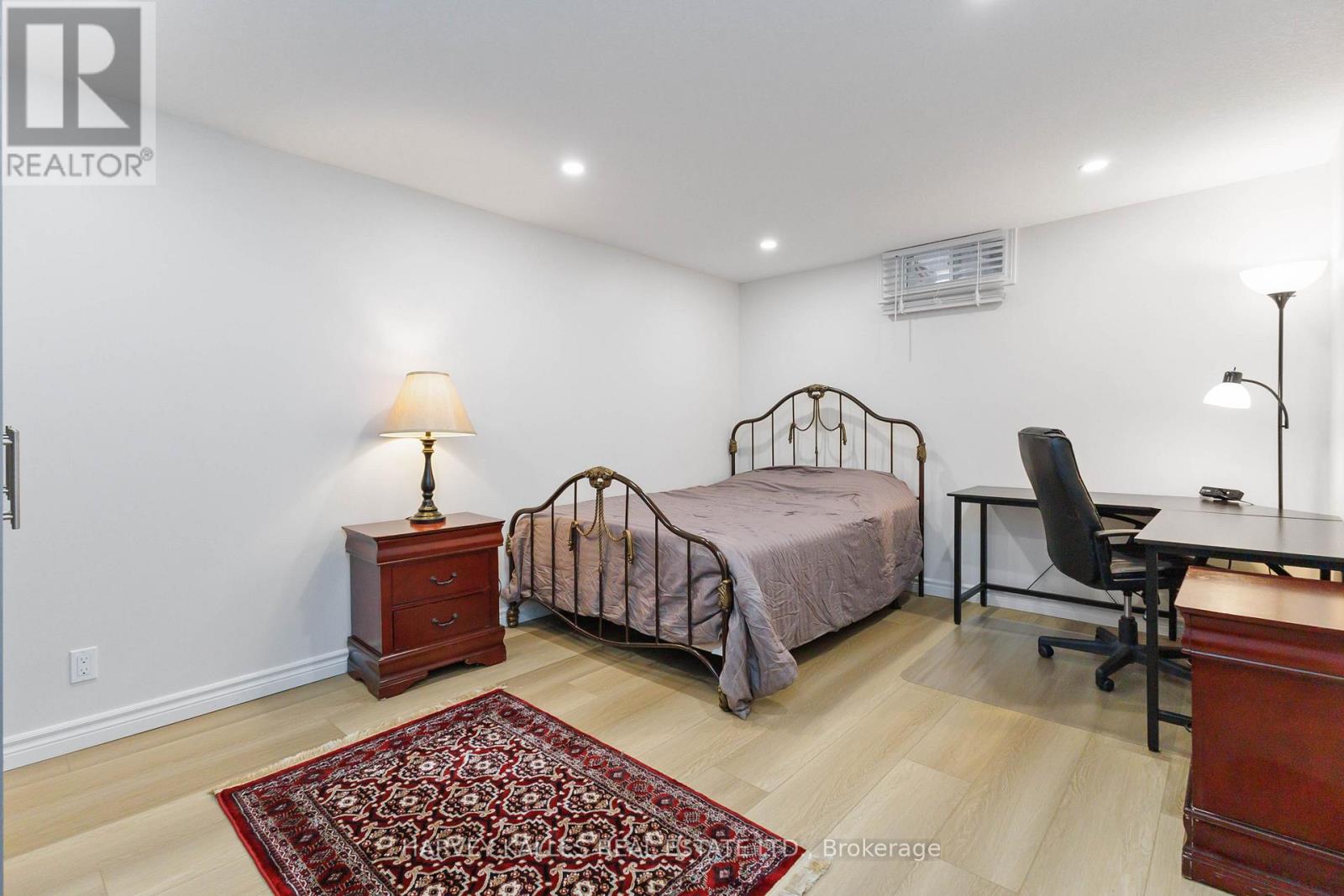 223 SUNNYSIDE DRIVE