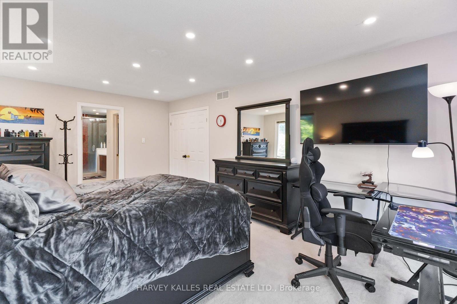 223 SUNNYSIDE DRIVE