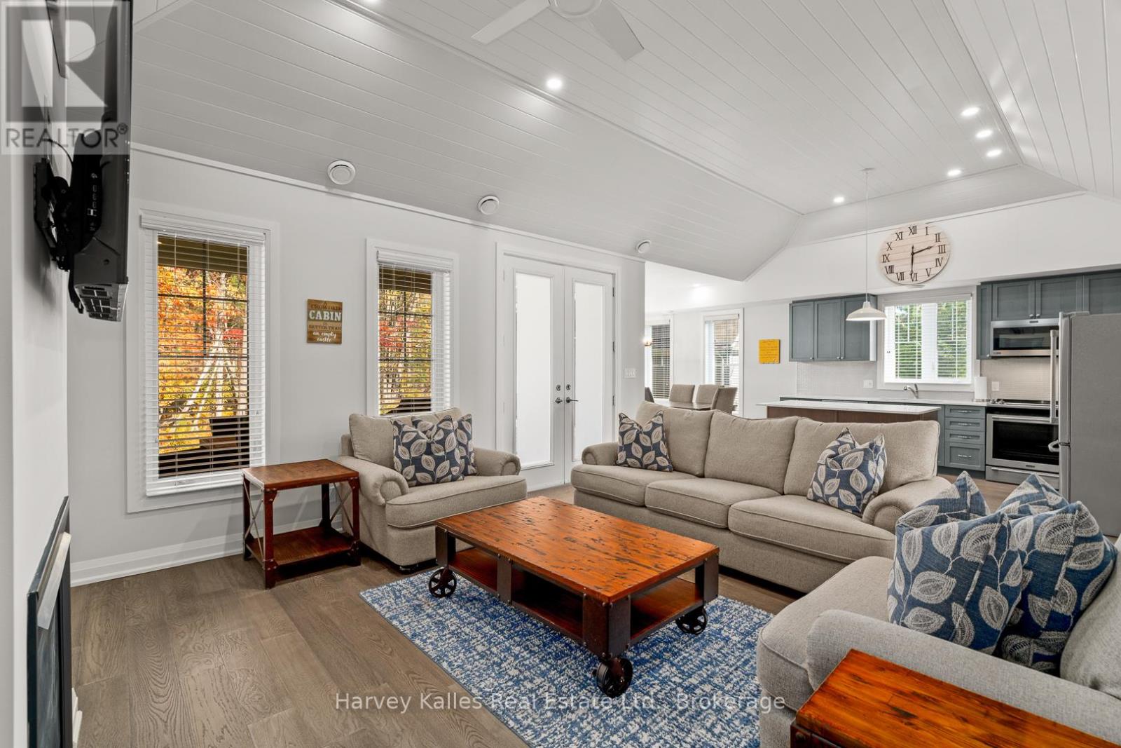 15 - 2054 PENINSULA ROAD