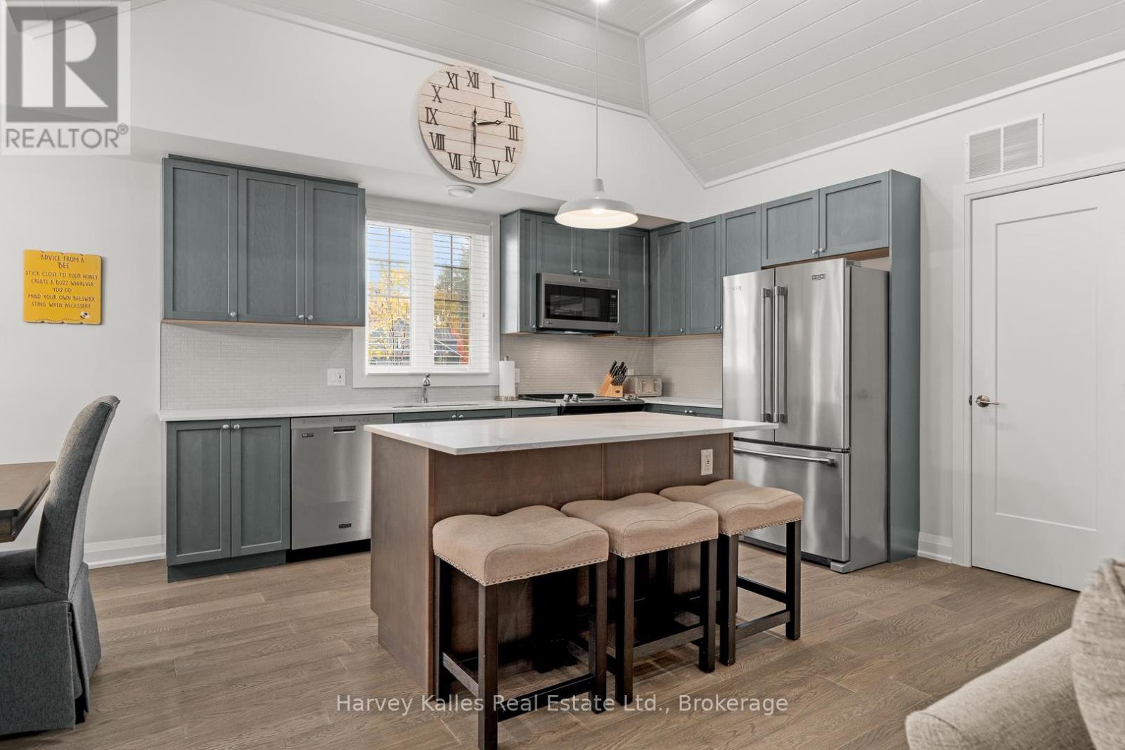 15 - 2054 PENINSULA ROAD