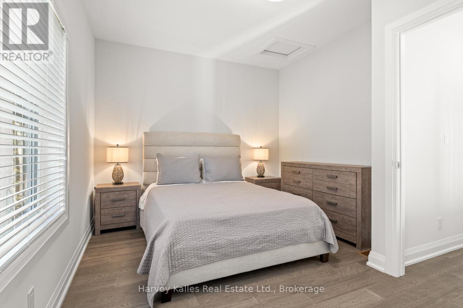 15 - 2054 PENINSULA ROAD