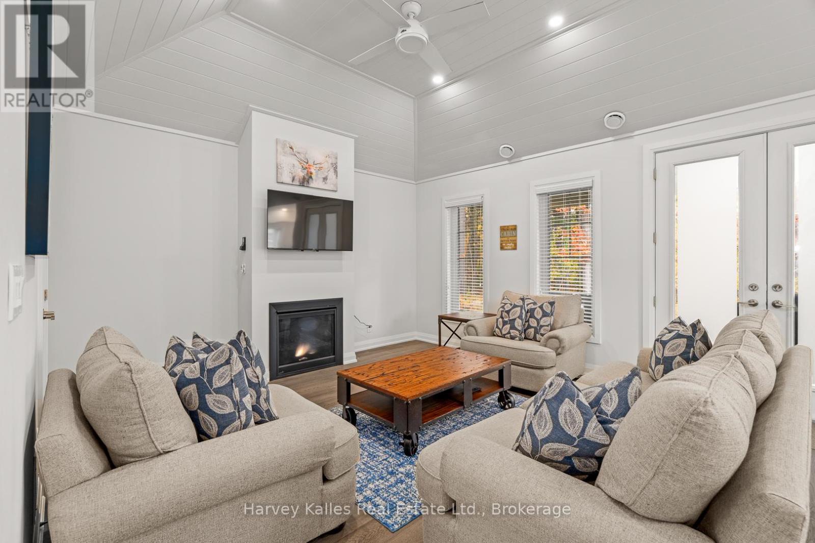 15 - 2054 PENINSULA ROAD