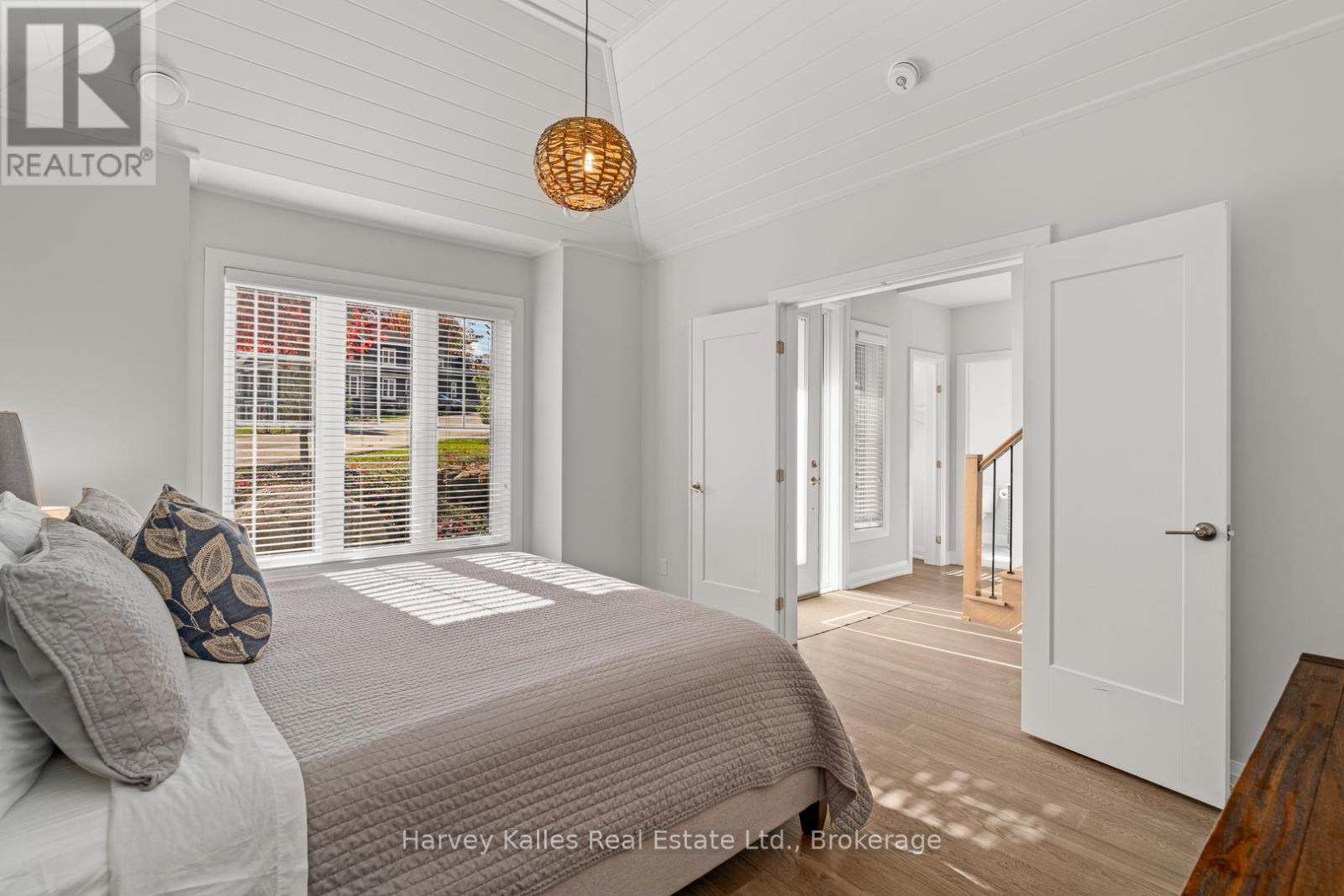 15 - 2054 PENINSULA ROAD