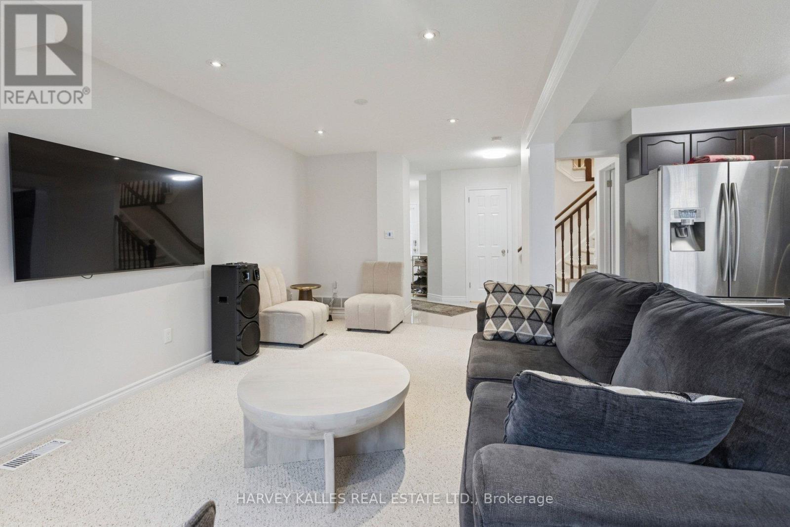 409 TEALBY CRESCENT