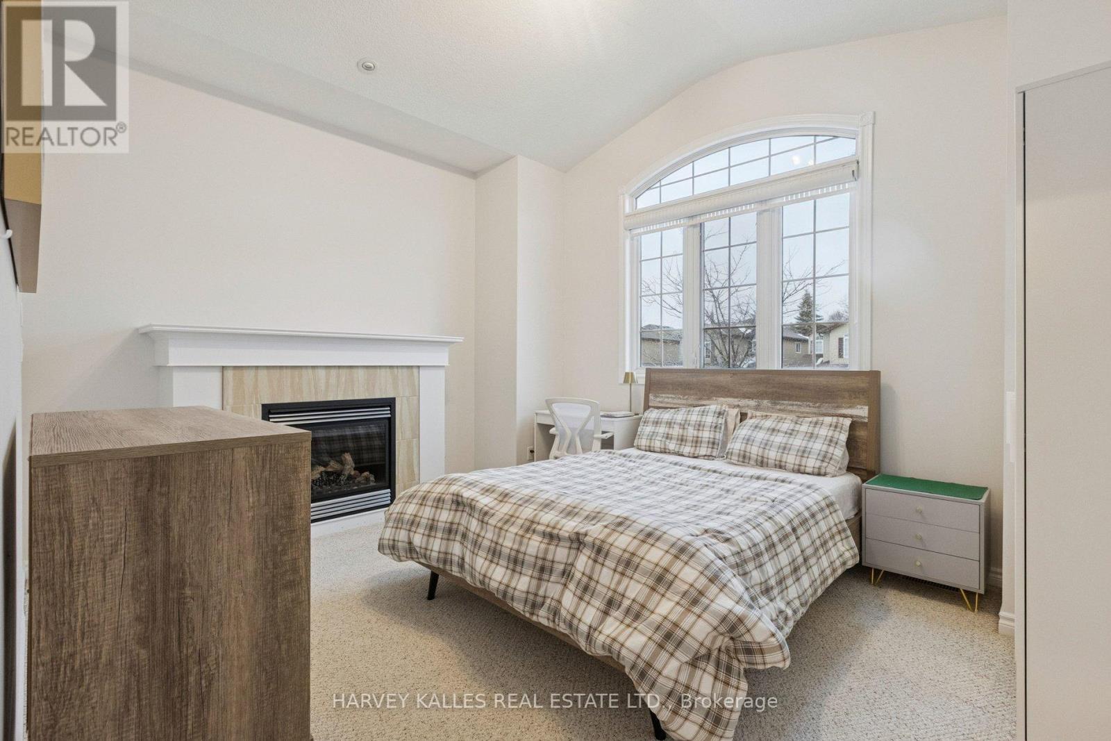 409 TEALBY CRESCENT