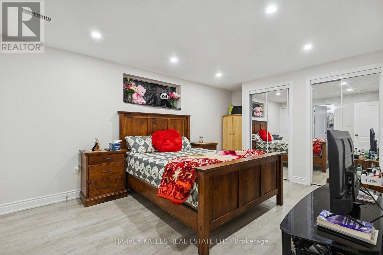 409 TEALBY CRESCENT