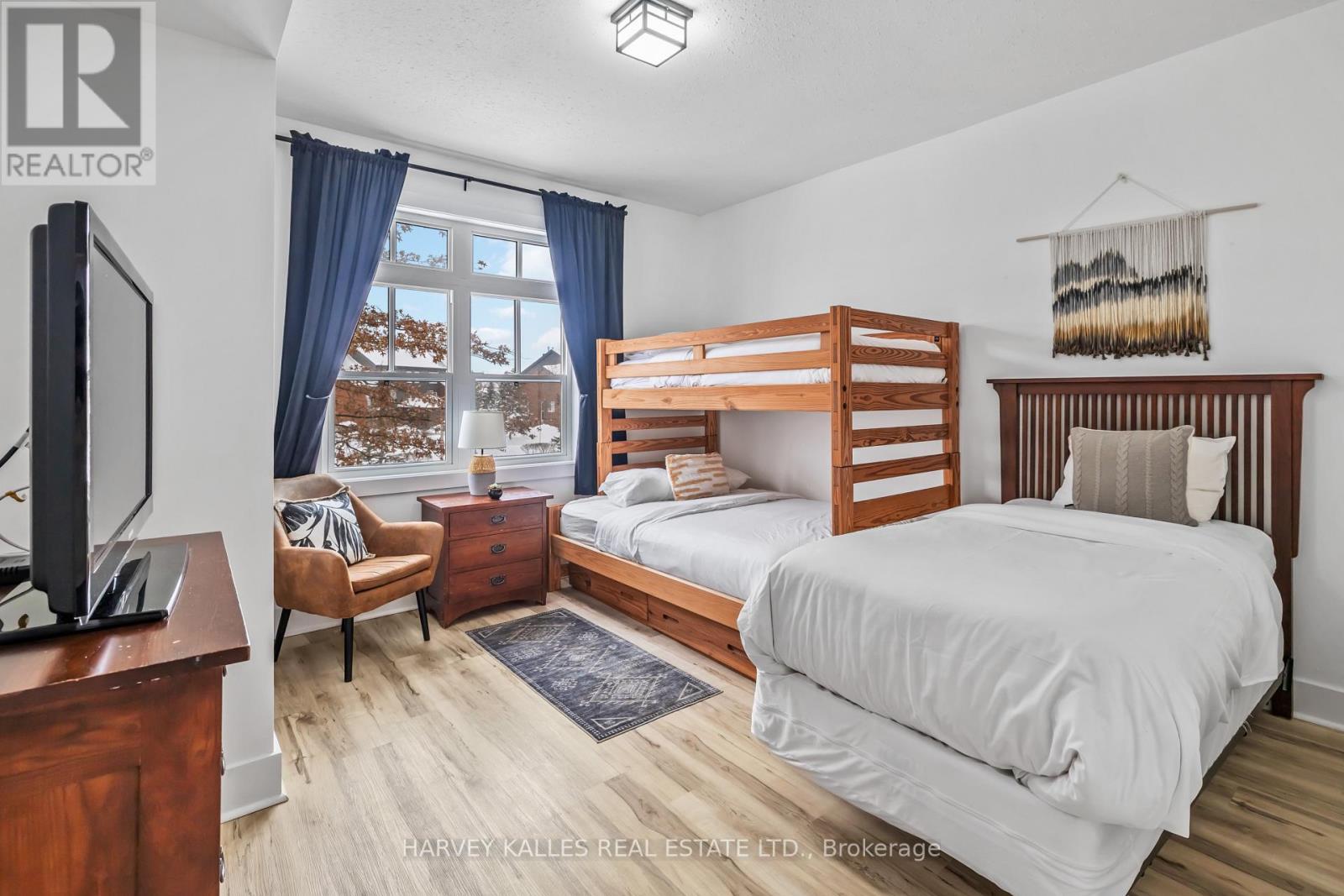 211 - 115 FAIRWAY COURT