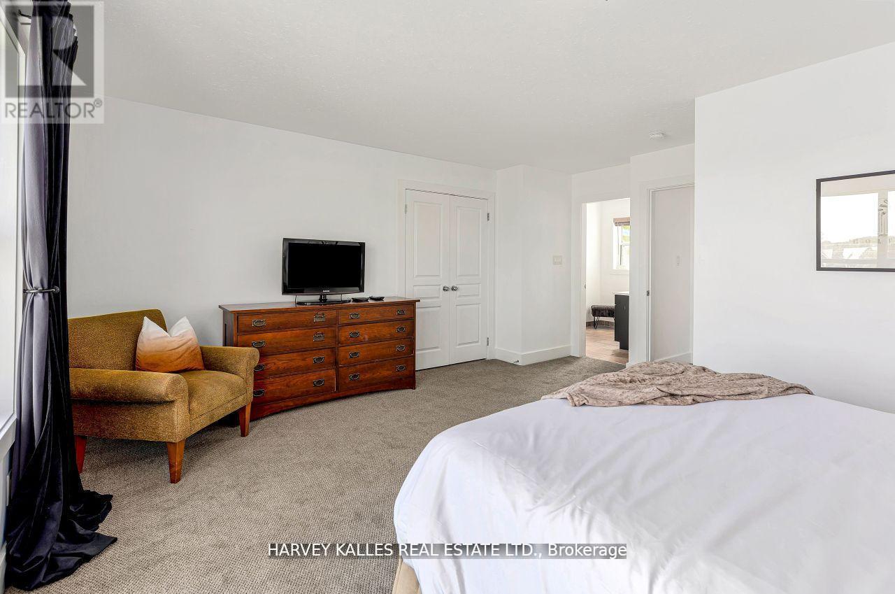 211 - 115 FAIRWAY COURT