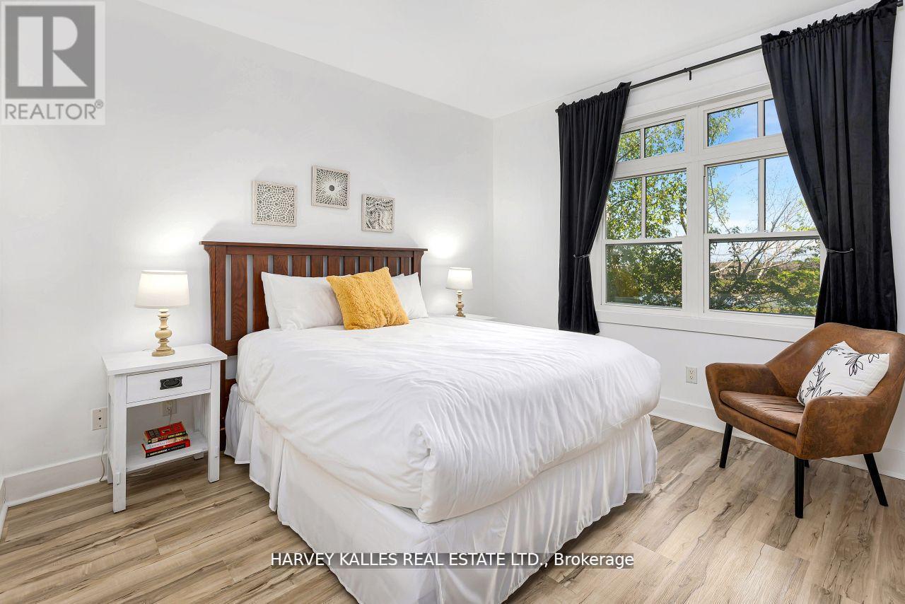 211 - 115 FAIRWAY COURT