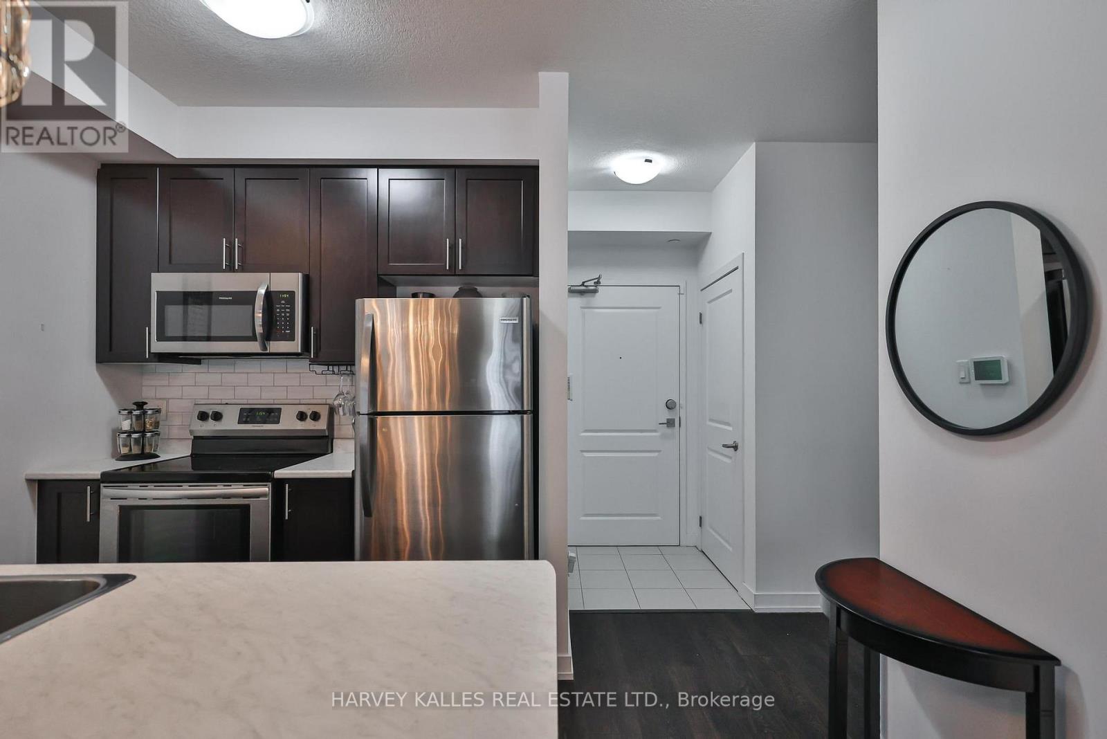 122 - 101 SHOREVIEW PLACE
