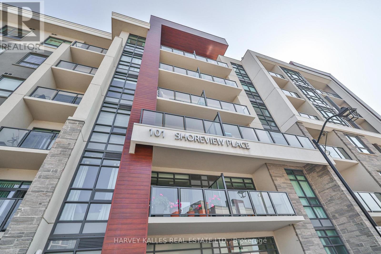 122 - 101 SHOREVIEW PLACE