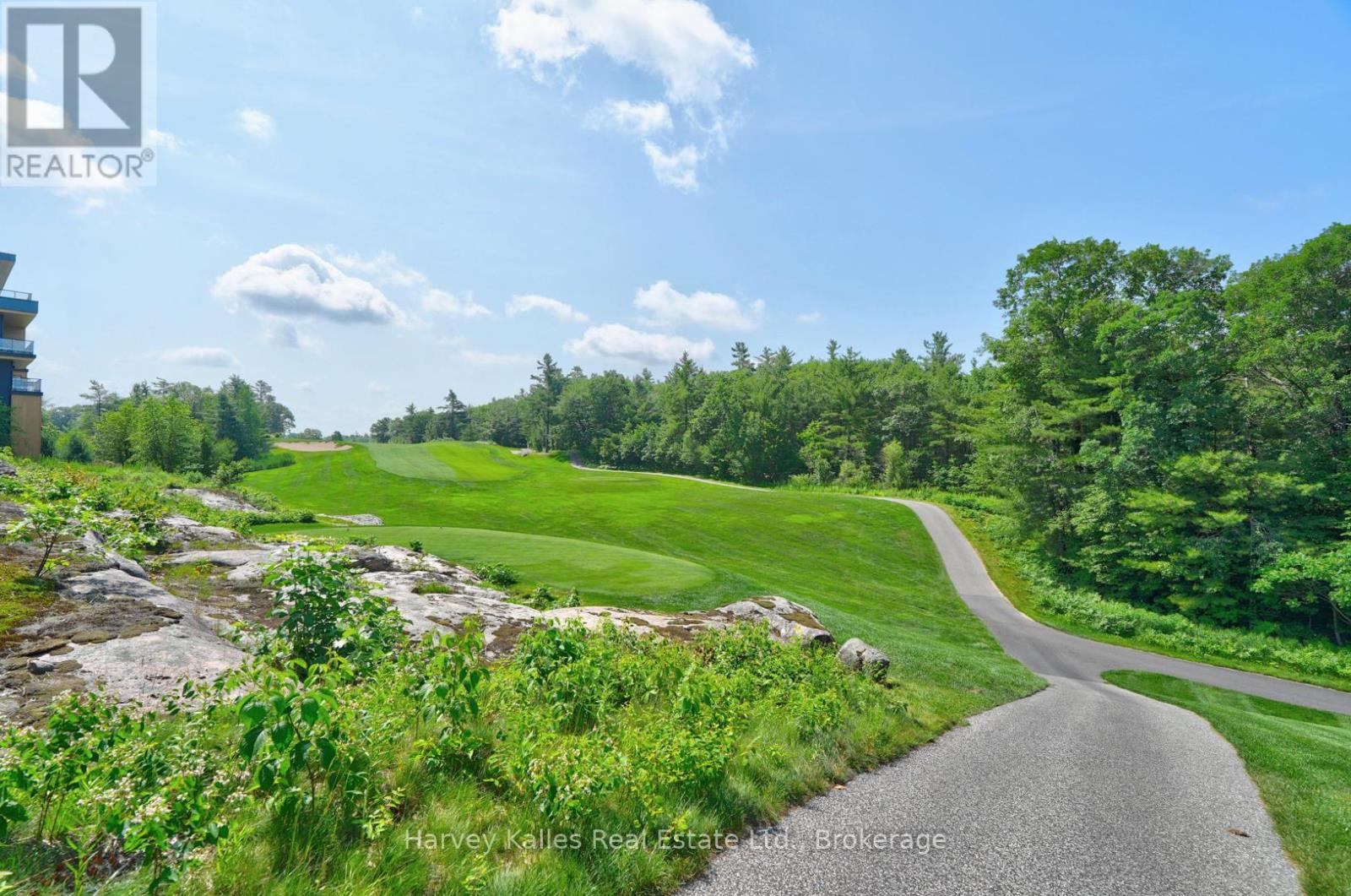 401 - 120 CARRICK TRAIL