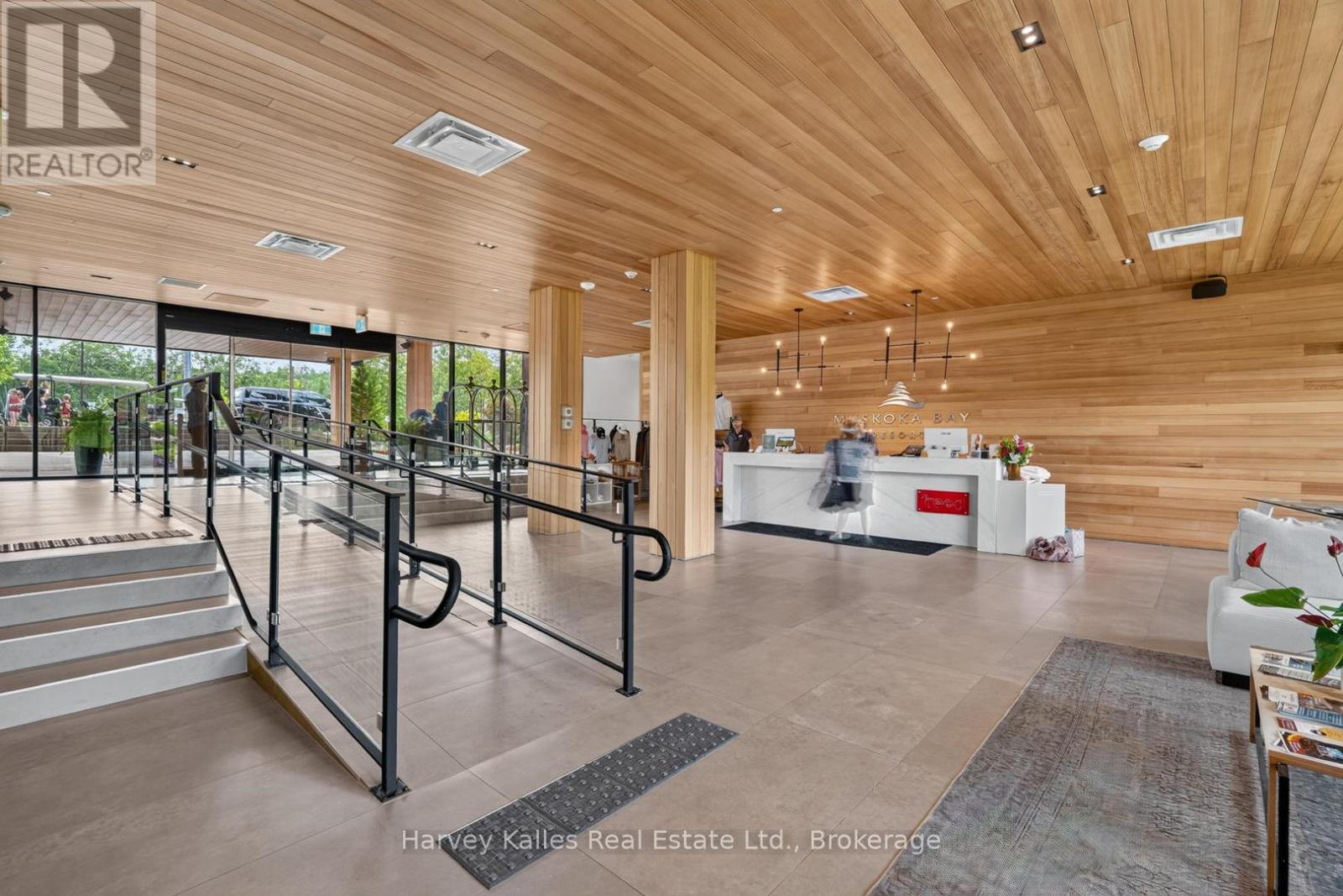 401 - 120 CARRICK TRAIL
