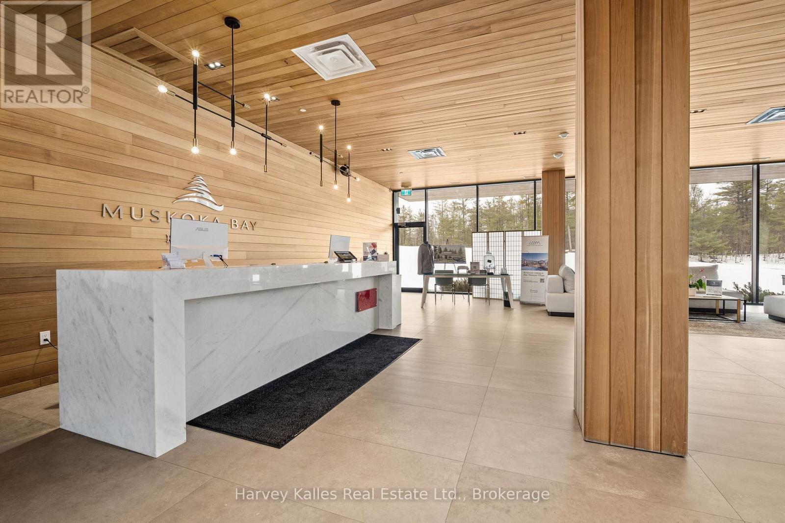 401 - 120 CARRICK TRAIL