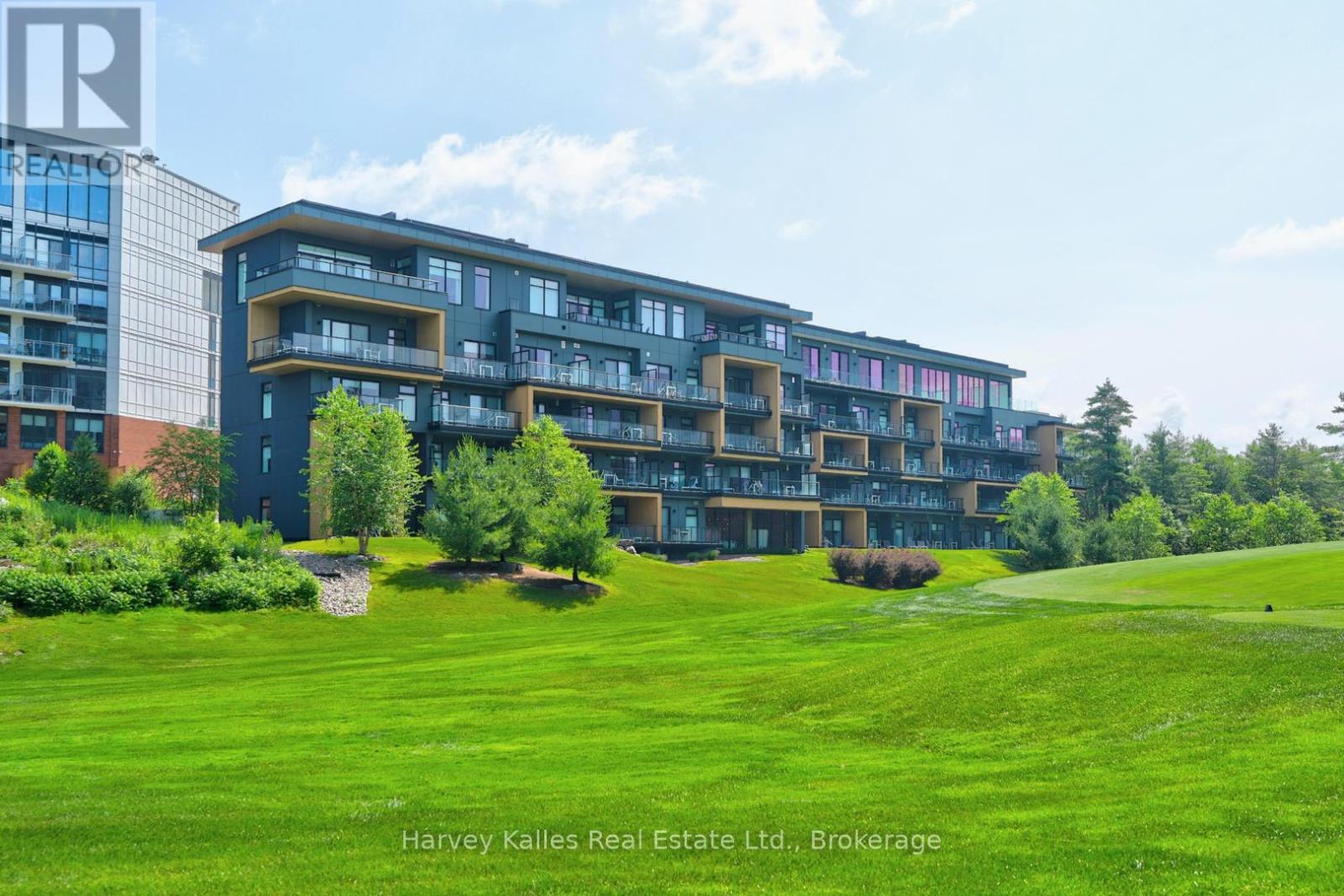 401 - 120 CARRICK TRAIL