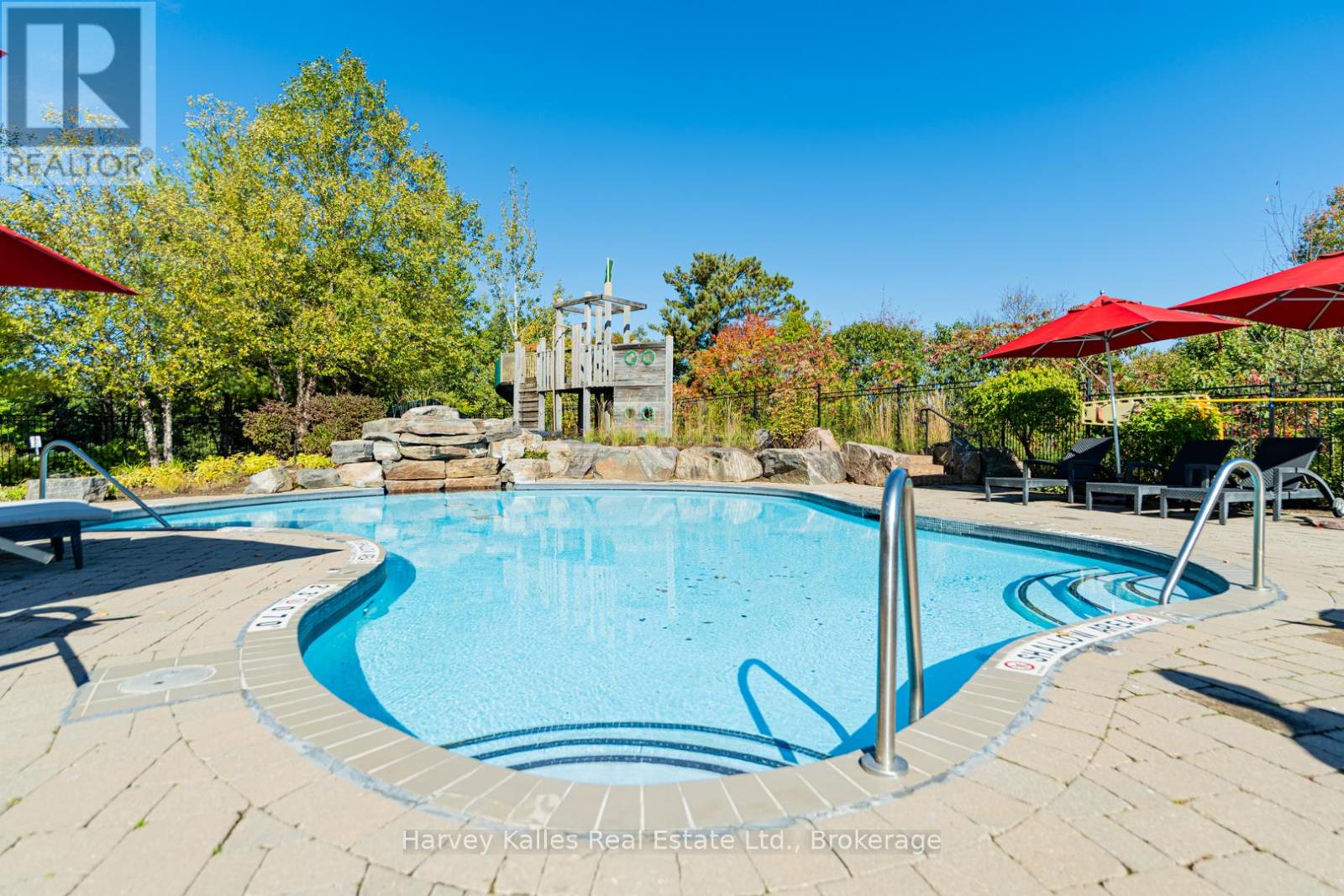 401 - 120 CARRICK TRAIL