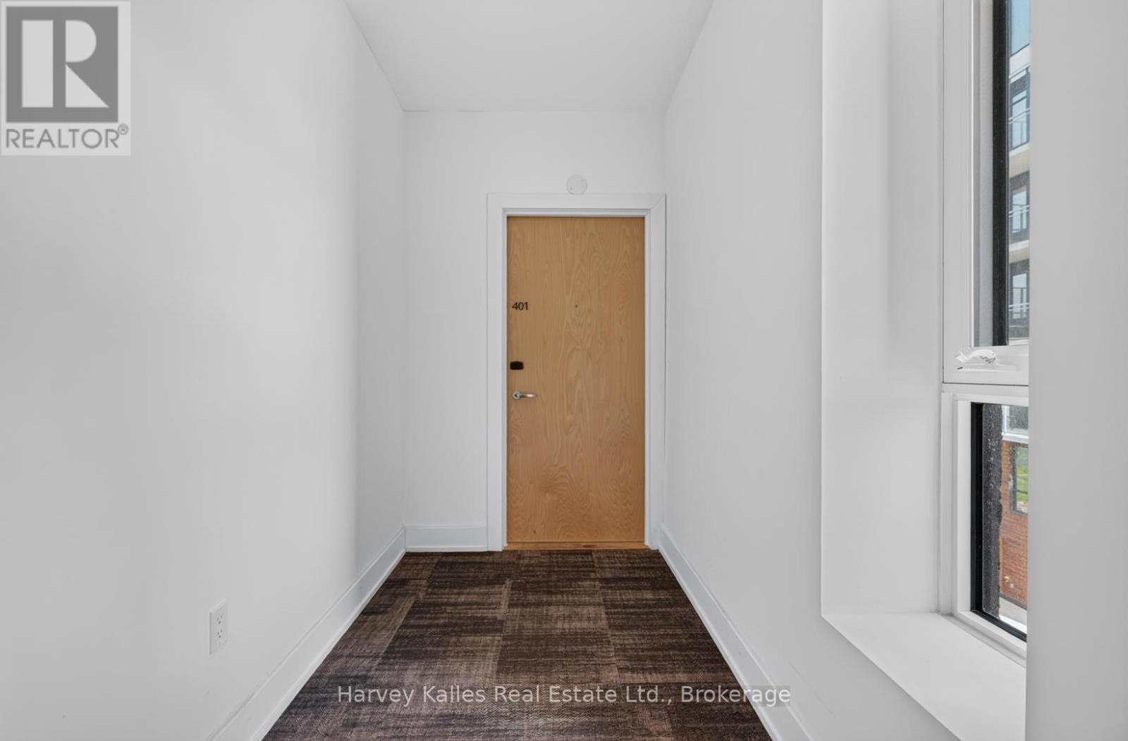 401 - 120 CARRICK TRAIL