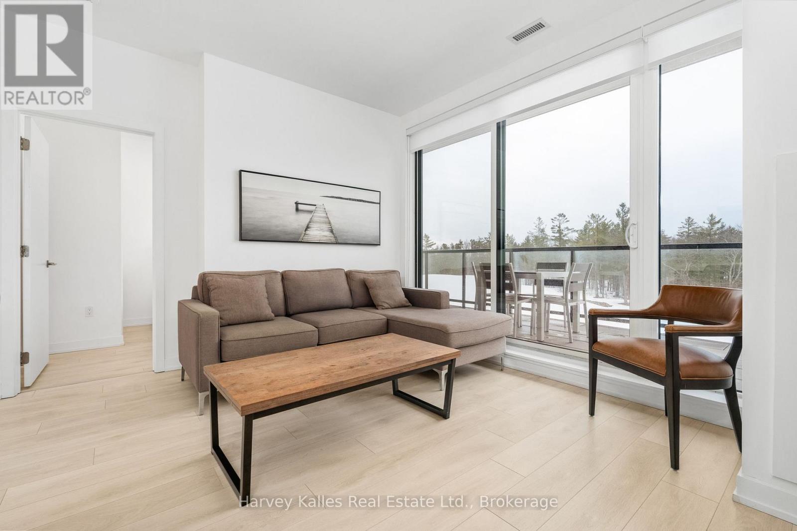 401 - 120 CARRICK TRAIL