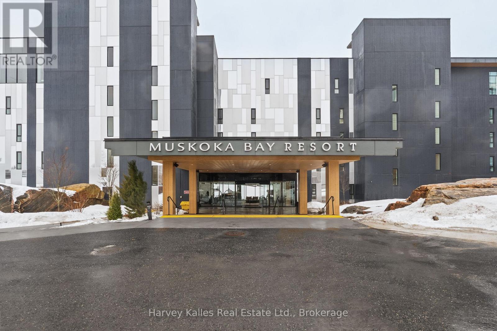 401 - 120 CARRICK TRAIL