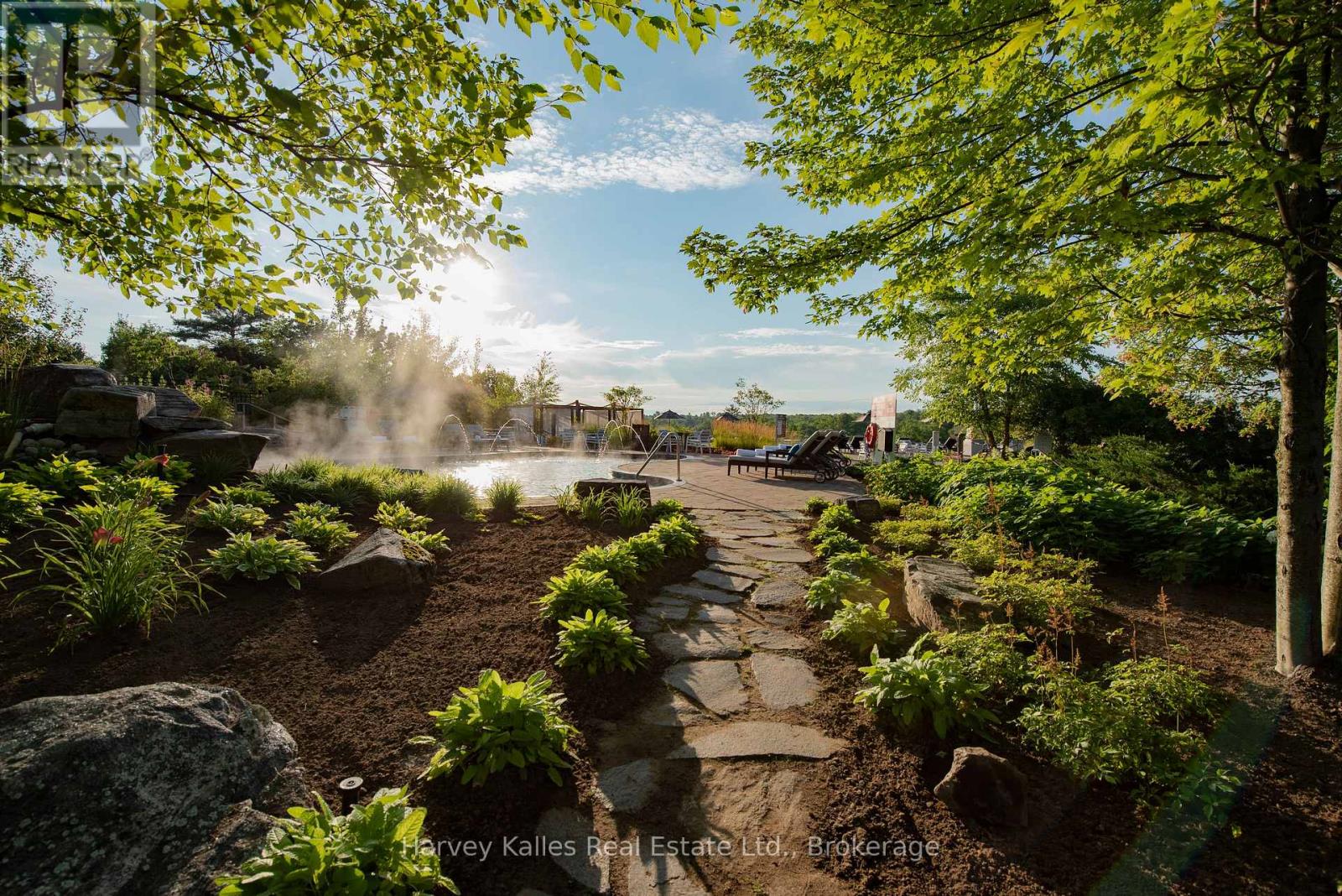 401 - 120 CARRICK TRAIL