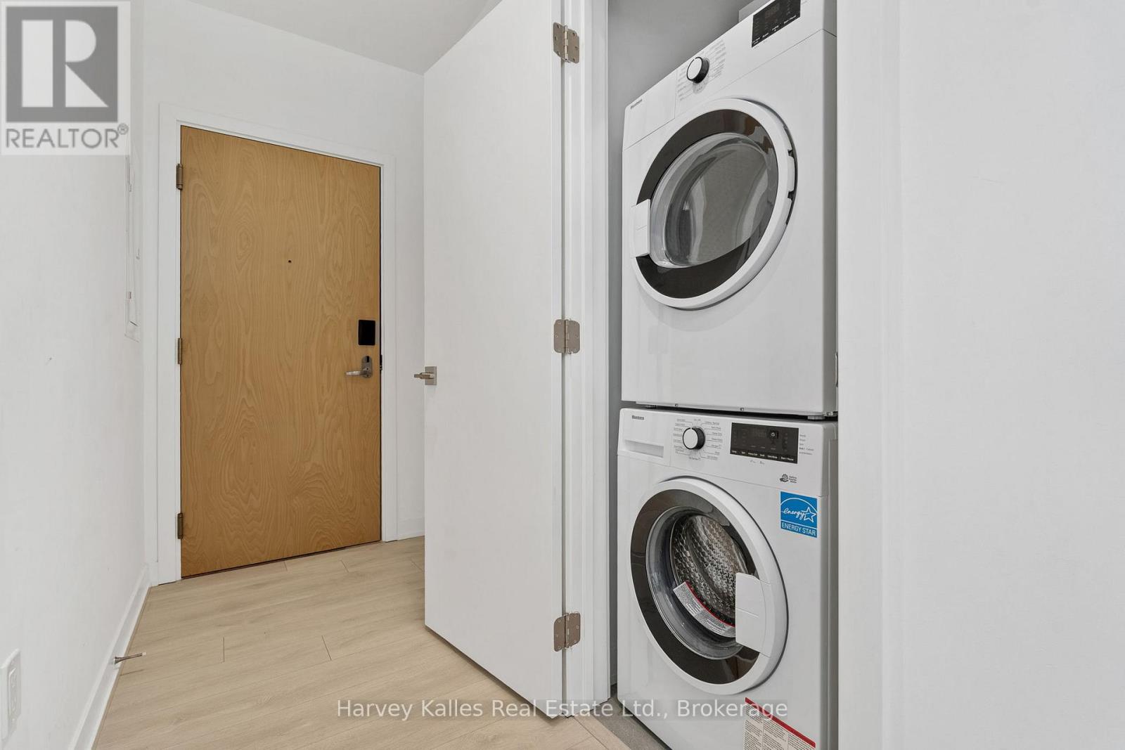 401 - 120 CARRICK TRAIL