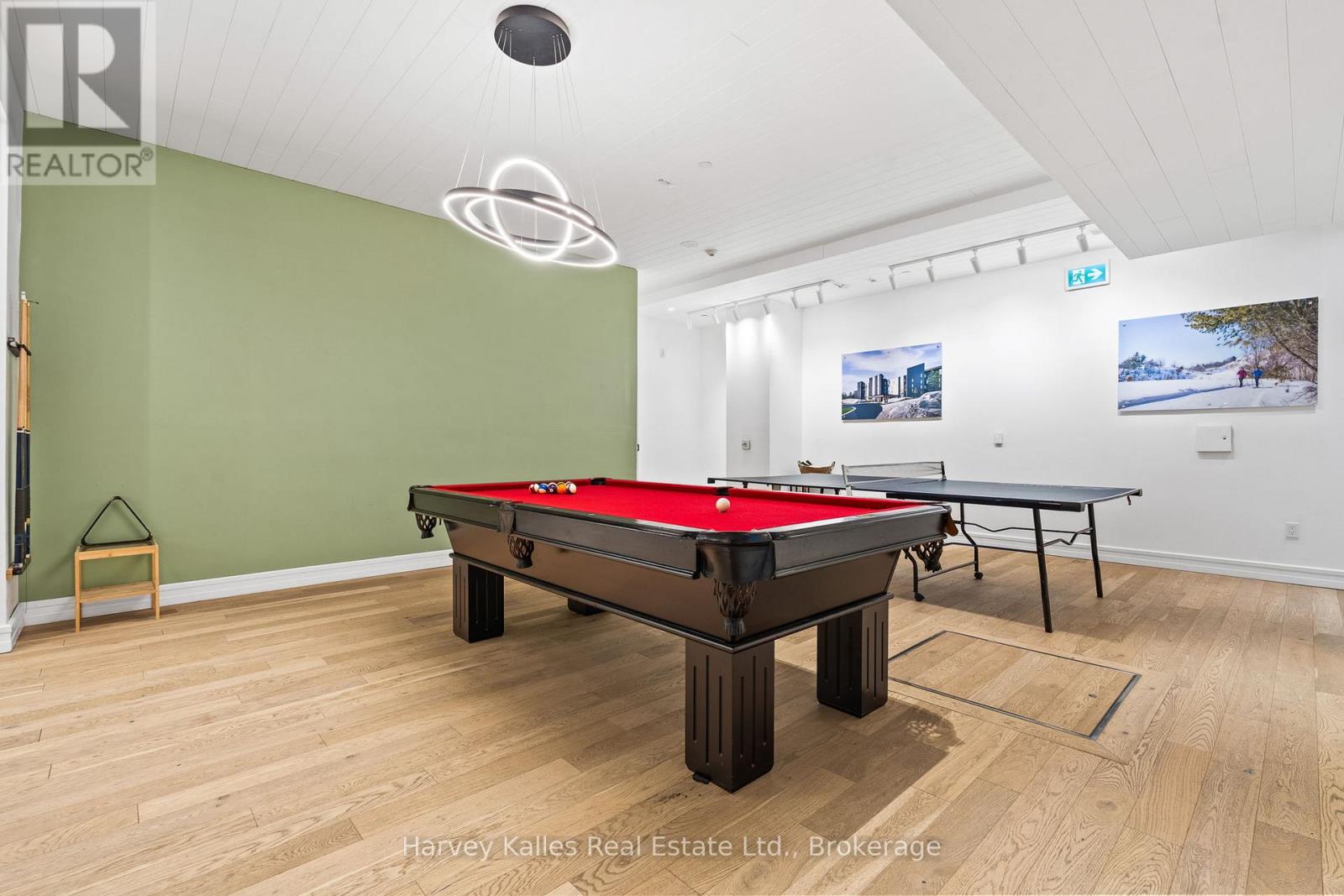 401 - 120 CARRICK TRAIL