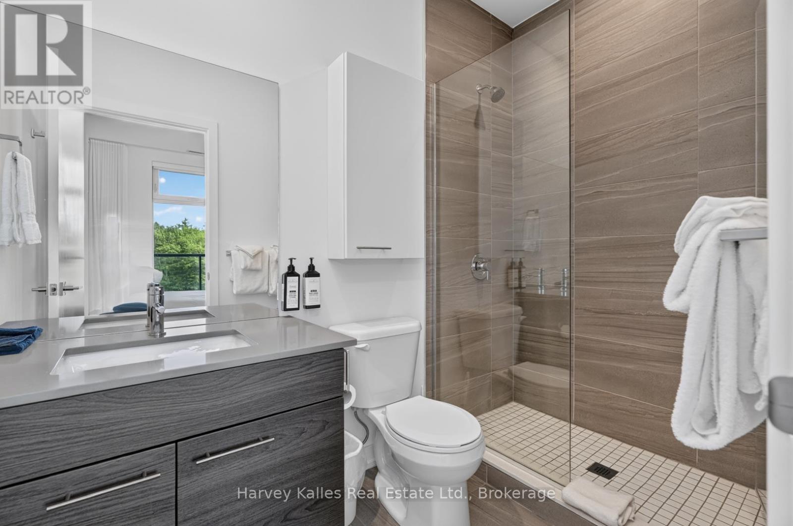 401 - 120 CARRICK TRAIL