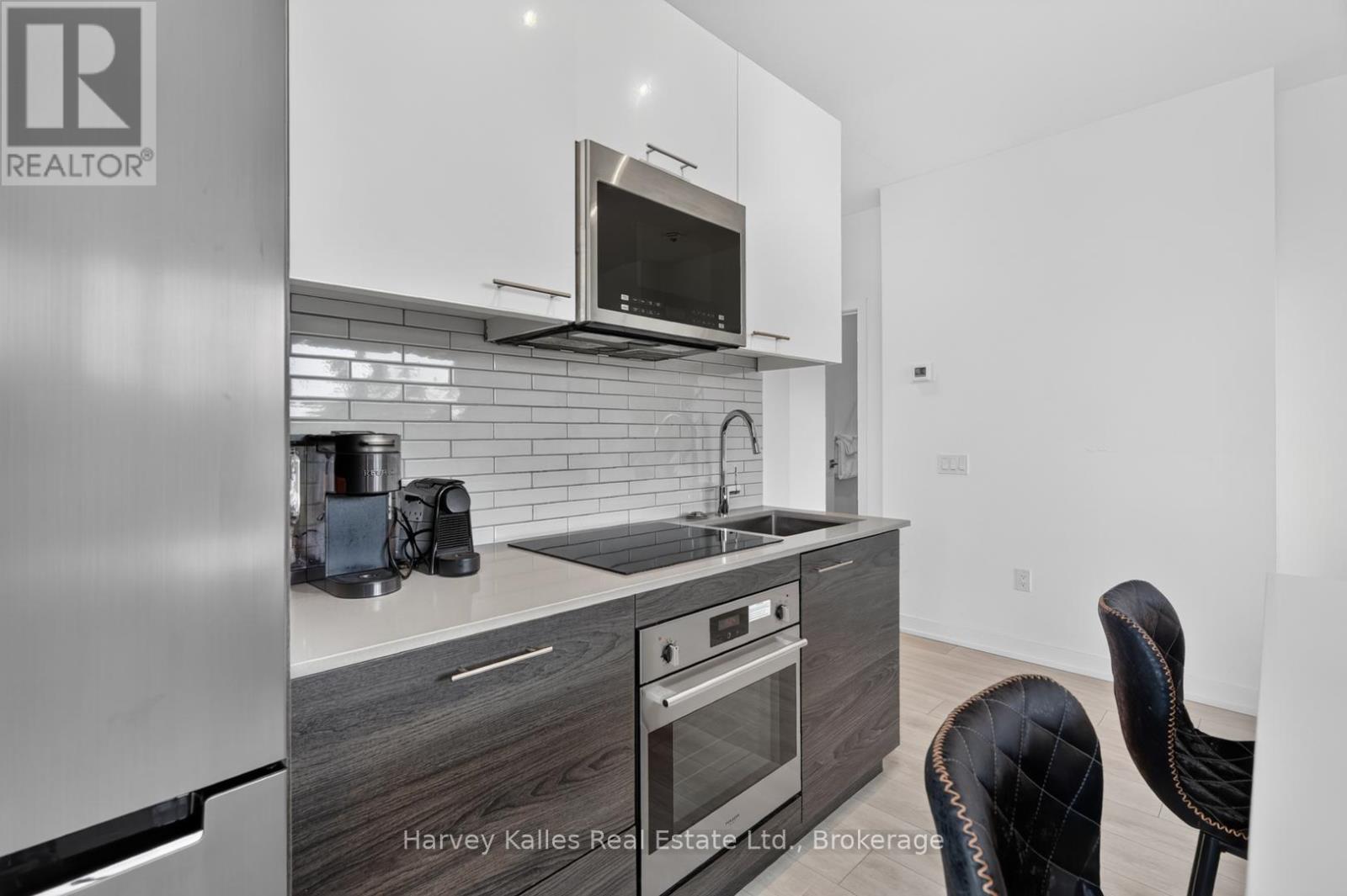 401 - 120 CARRICK TRAIL