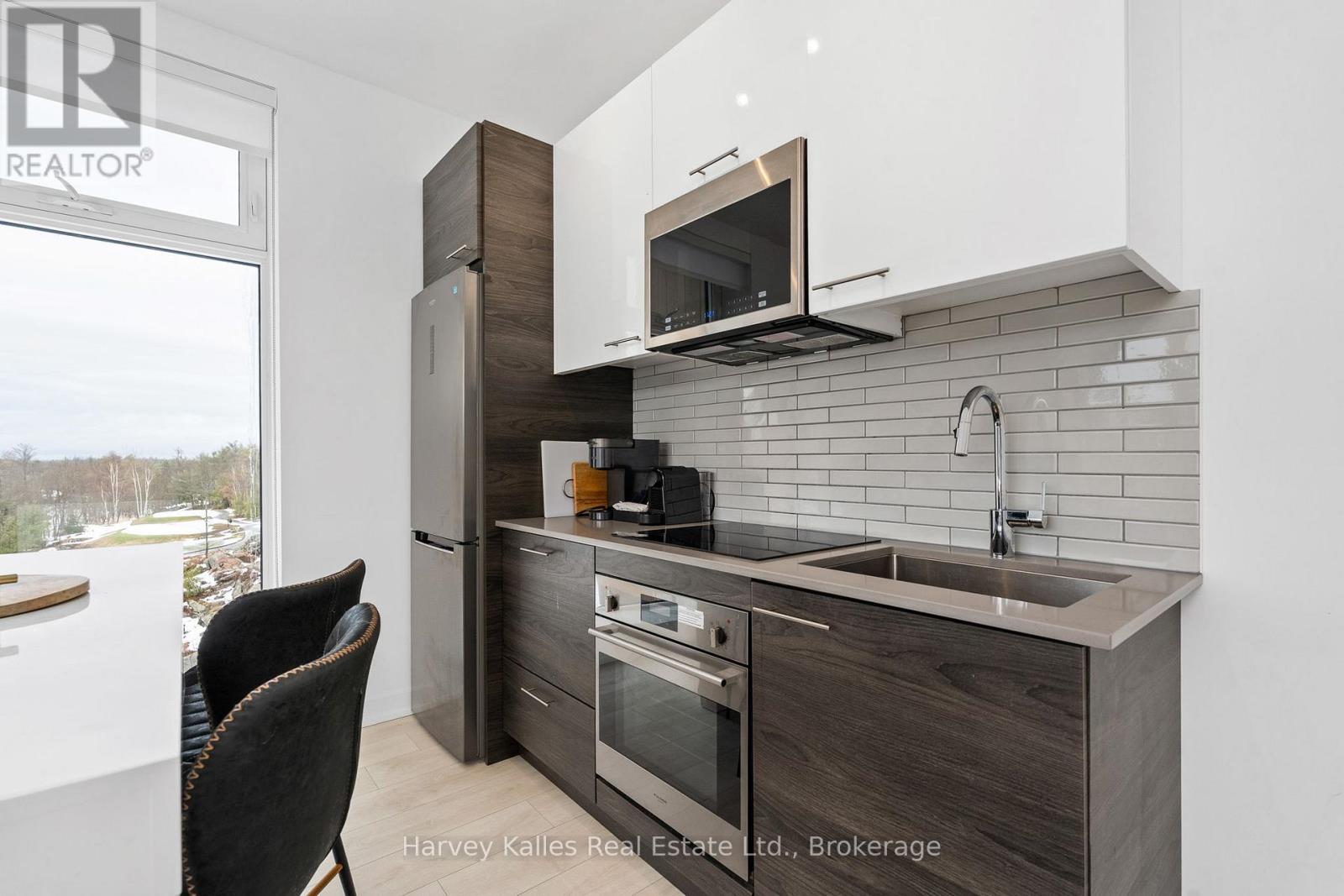 401 - 120 CARRICK TRAIL