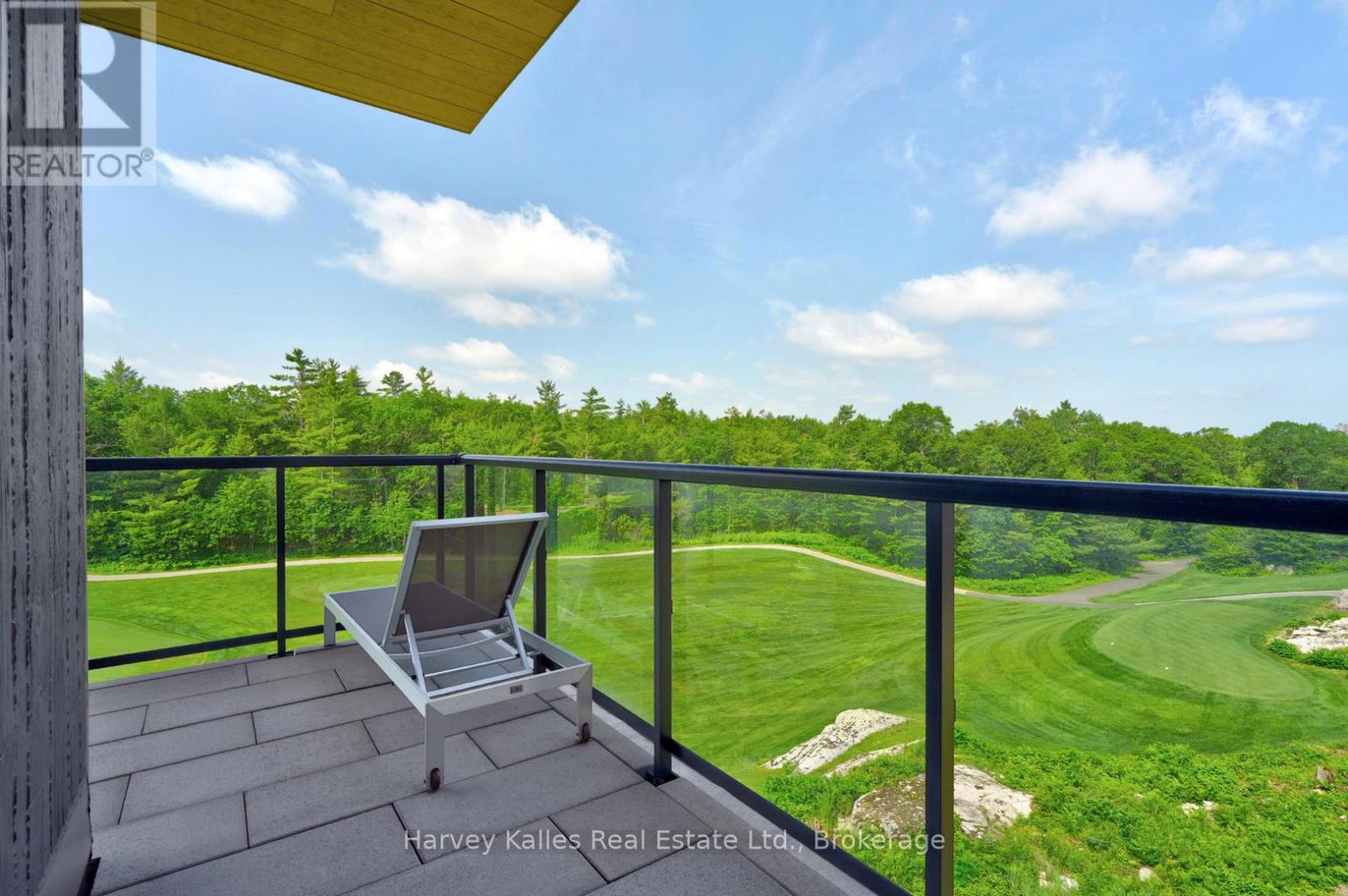 401 - 120 CARRICK TRAIL