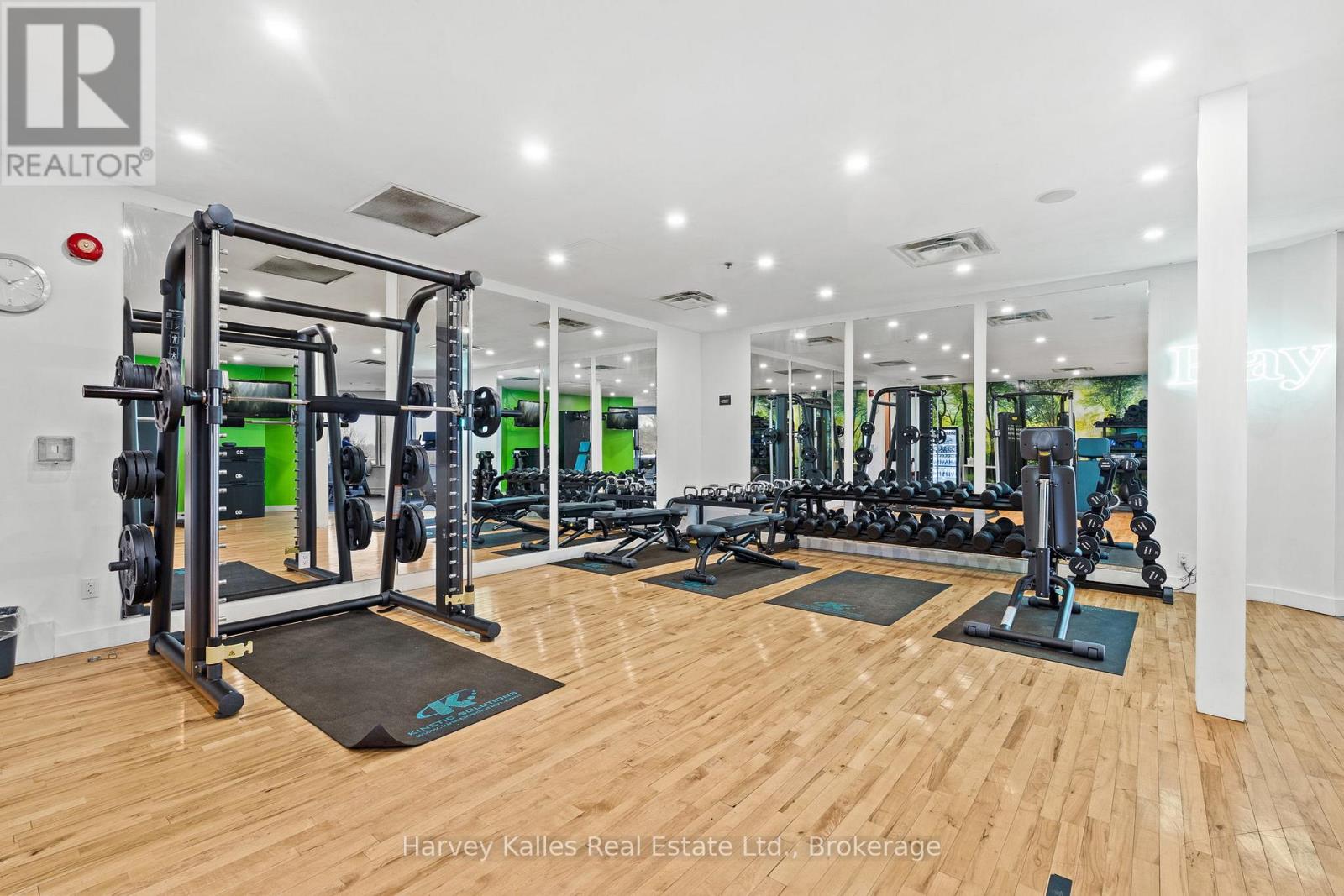 401 - 120 CARRICK TRAIL