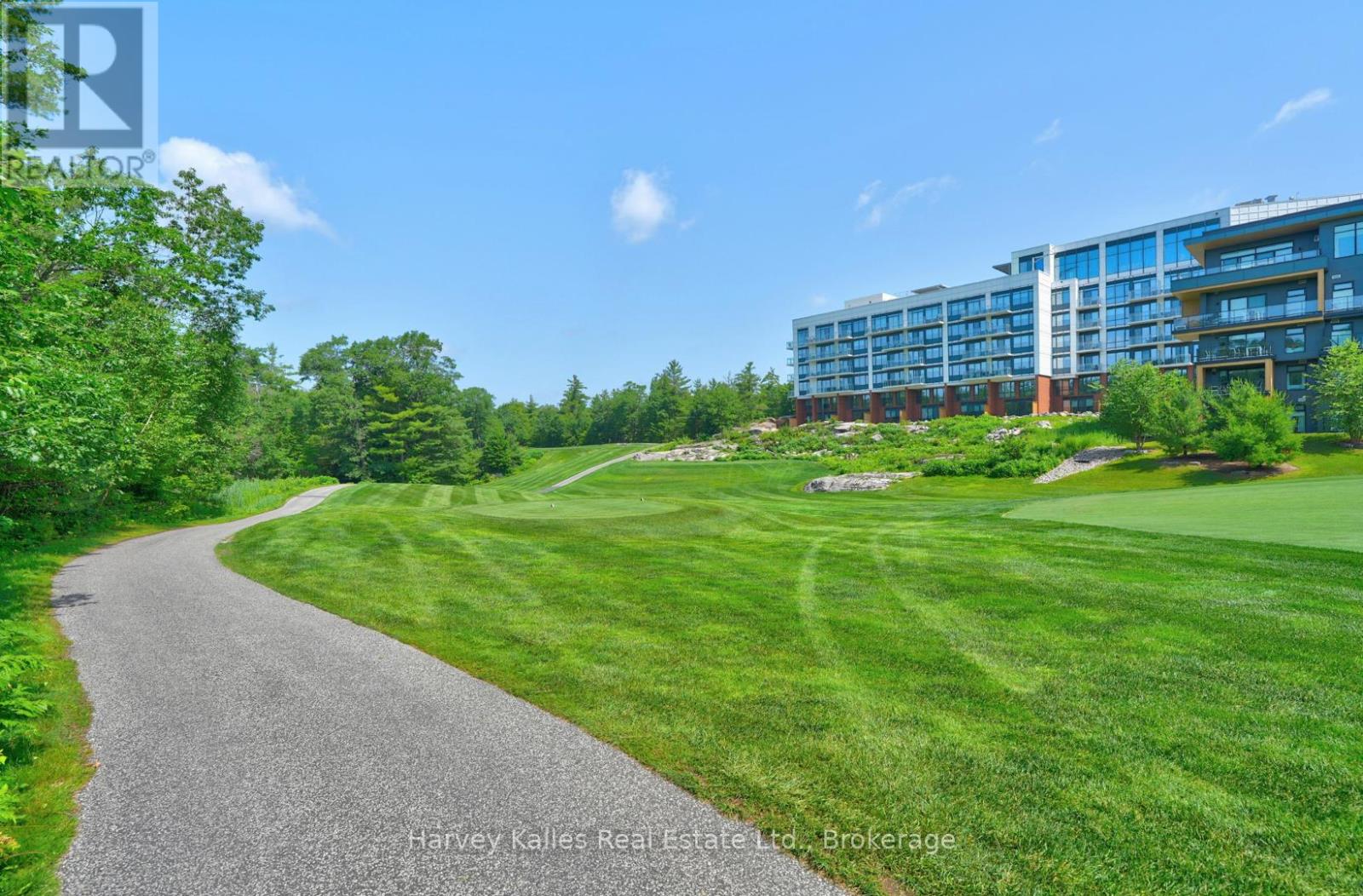 401 - 120 CARRICK TRAIL