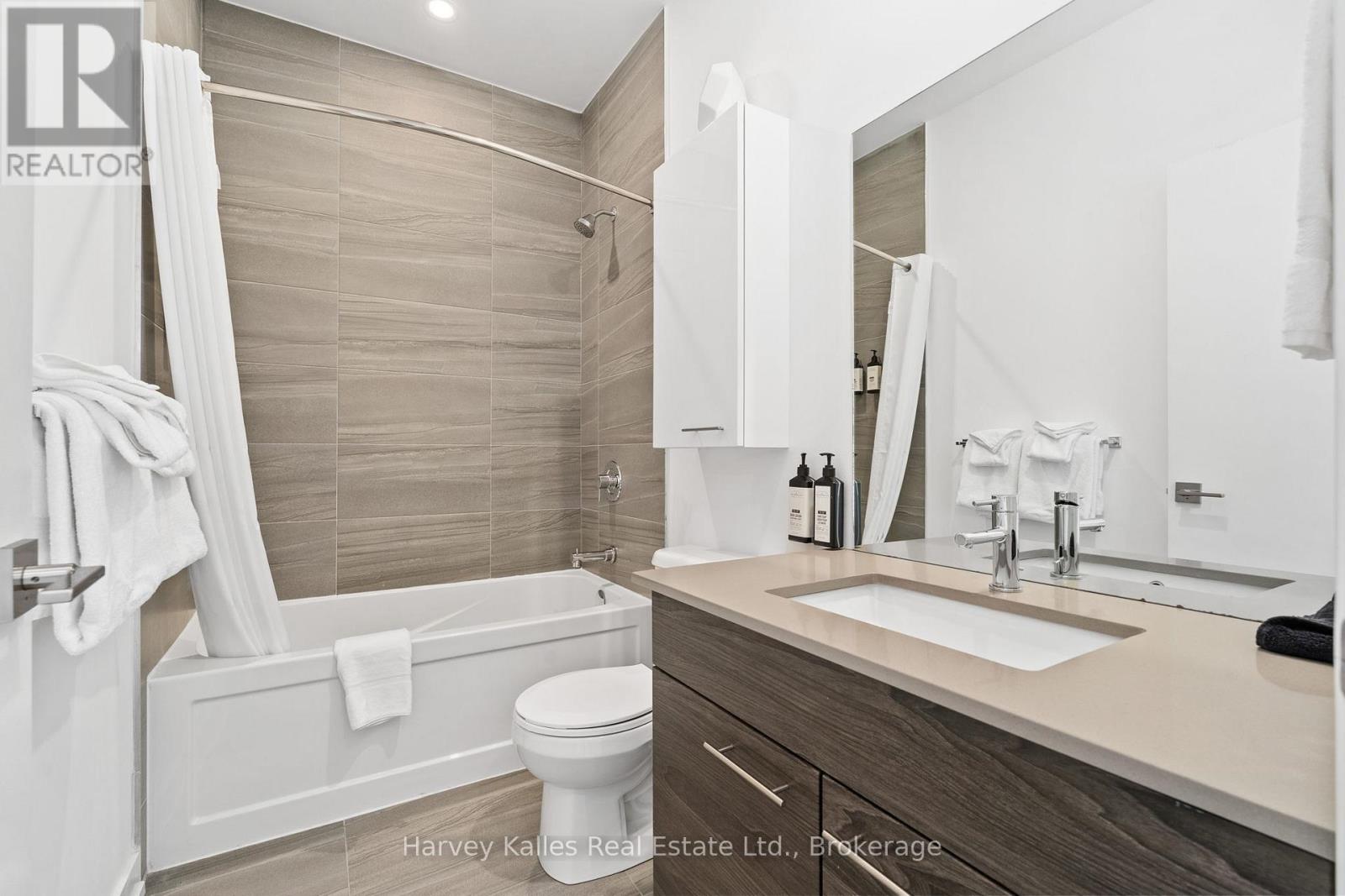 401 - 120 CARRICK TRAIL