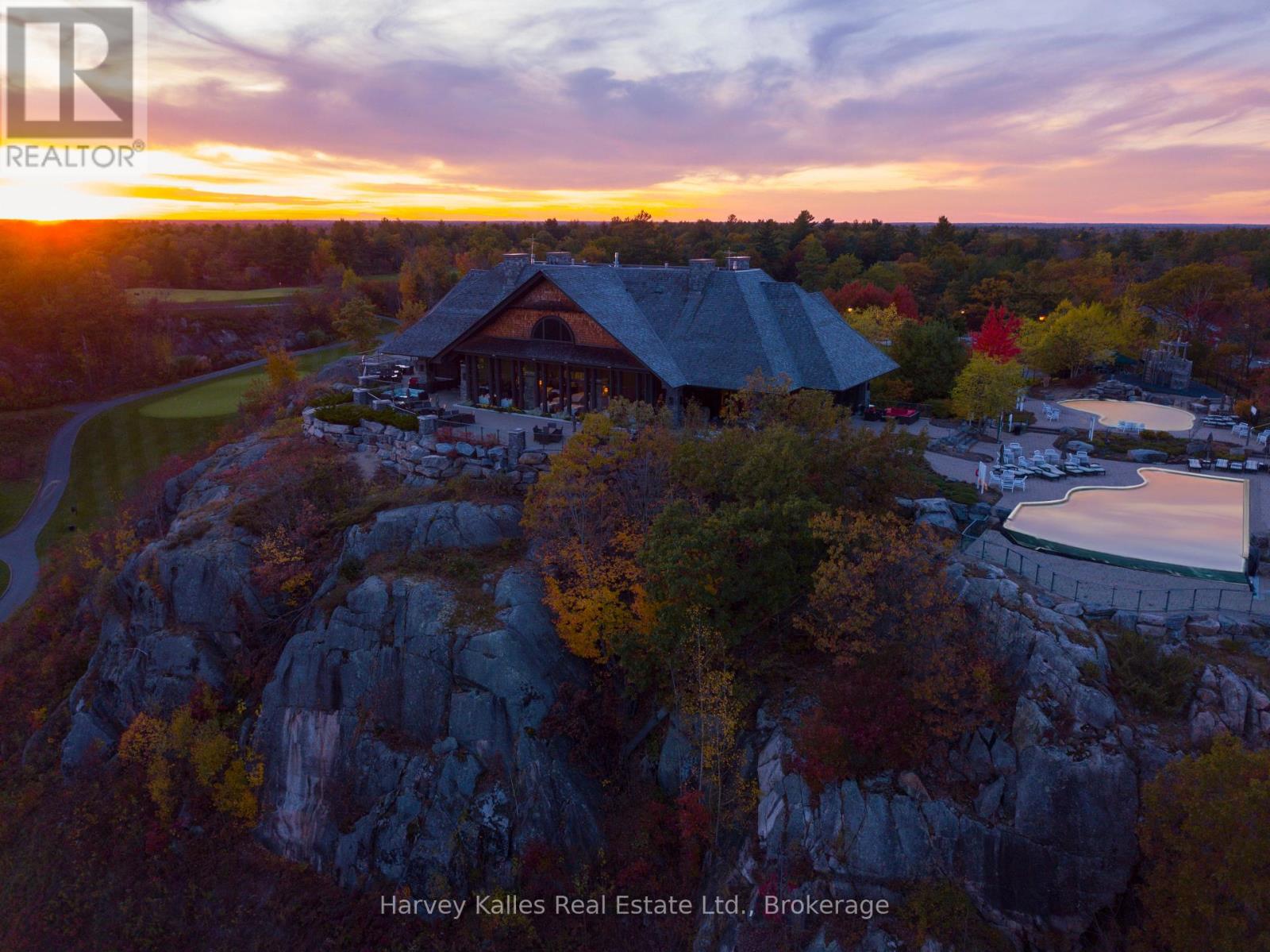 401 - 120 CARRICK TRAIL