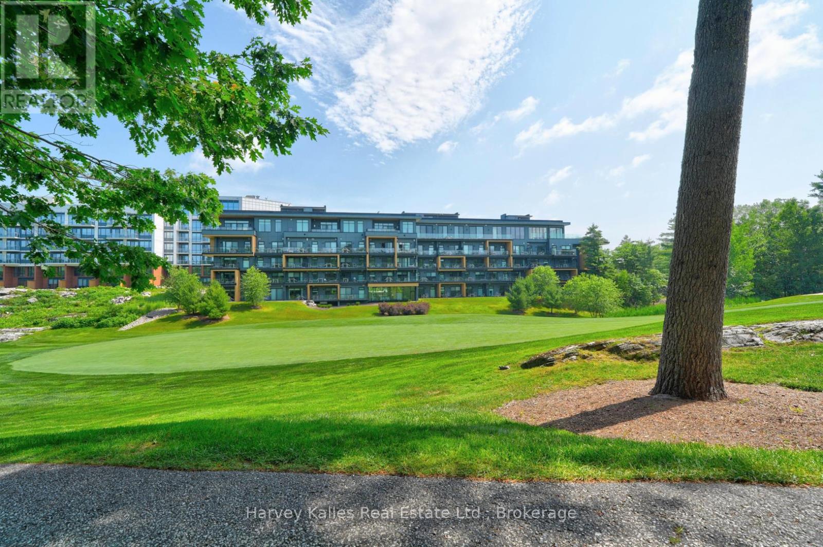 401 - 120 CARRICK TRAIL