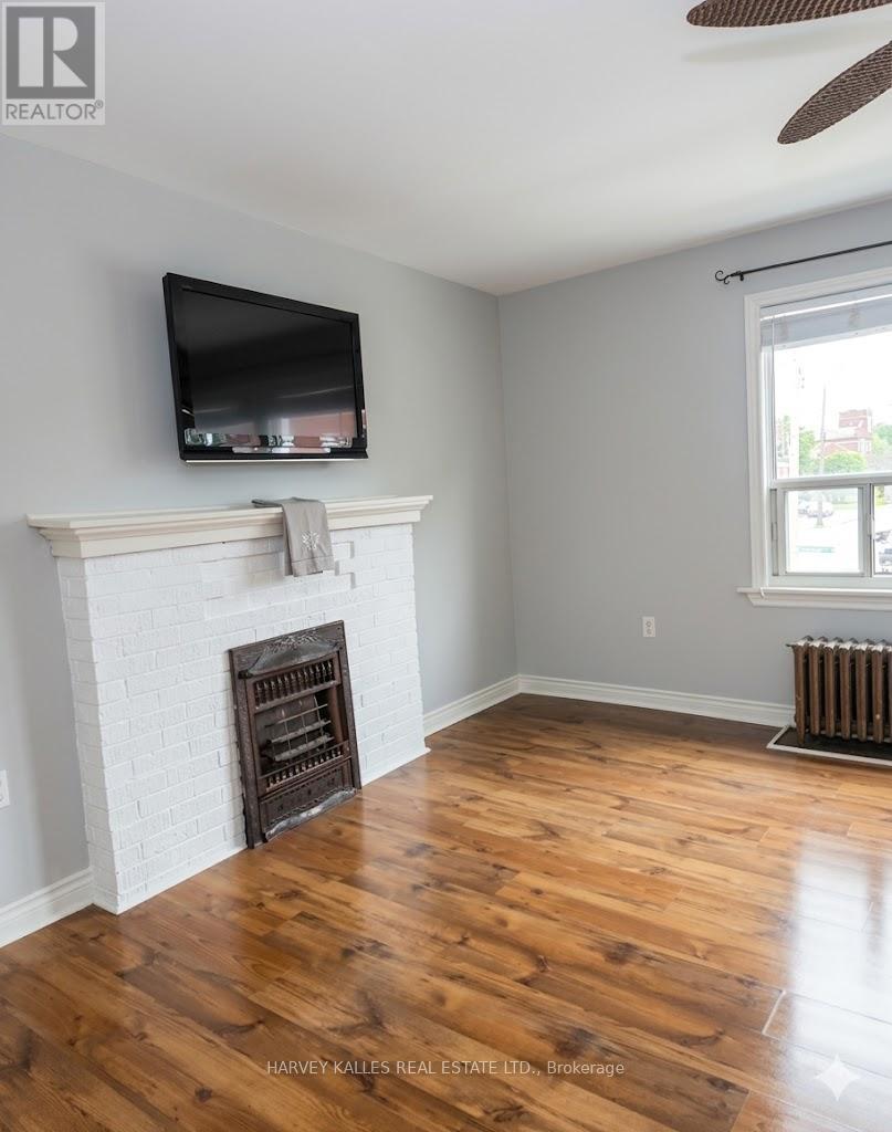 4 - 101 CONNAUGHT AVENUE S