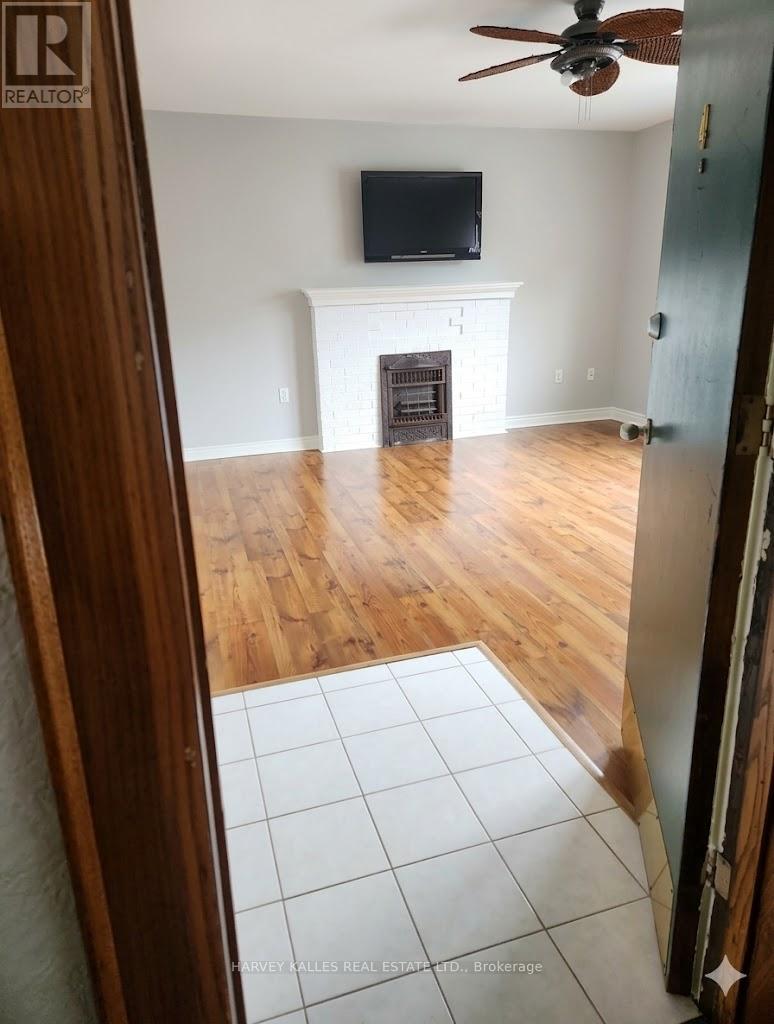 4 - 101 CONNAUGHT AVENUE S