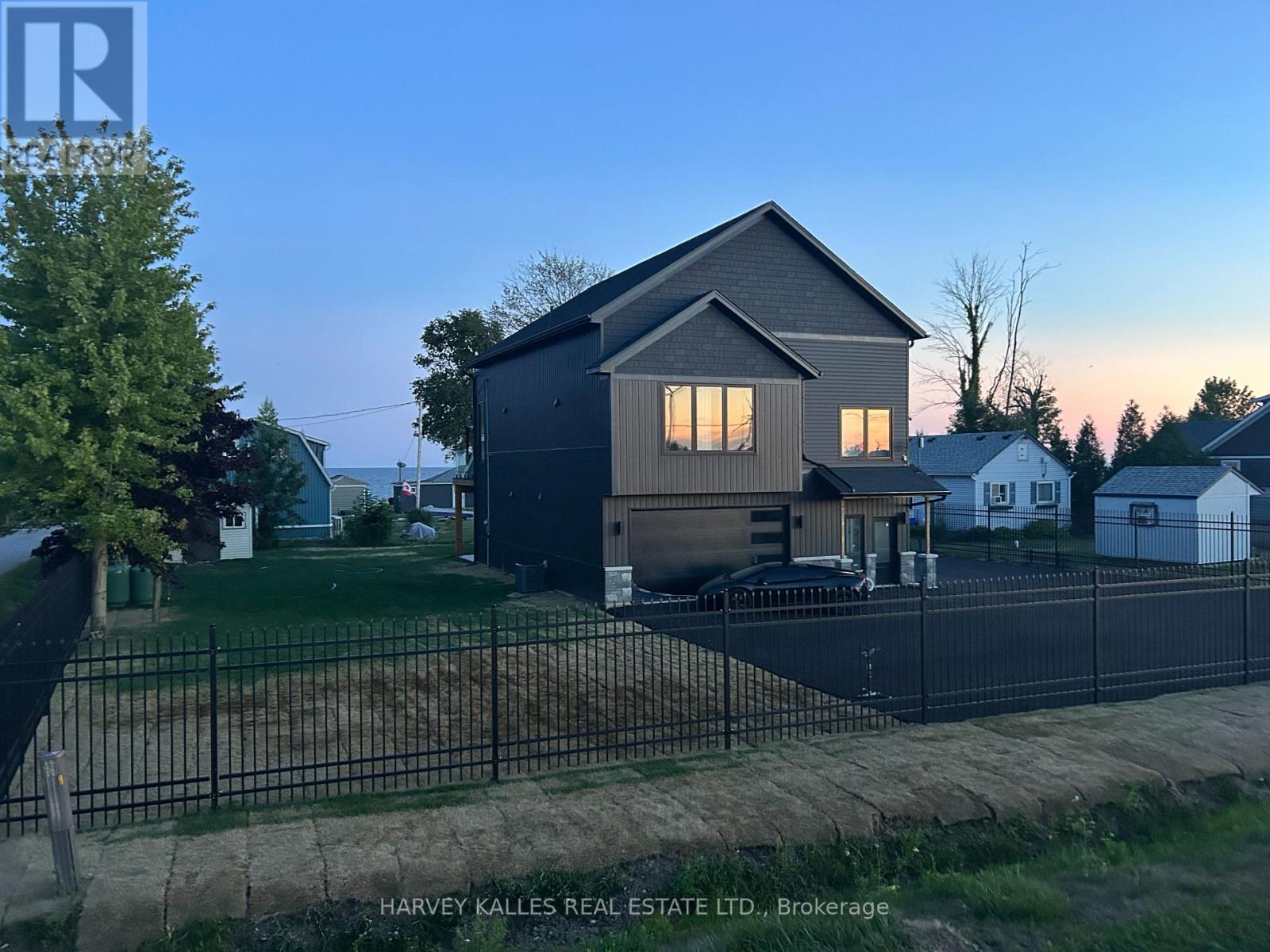 3184 LAKESHORE ROAD