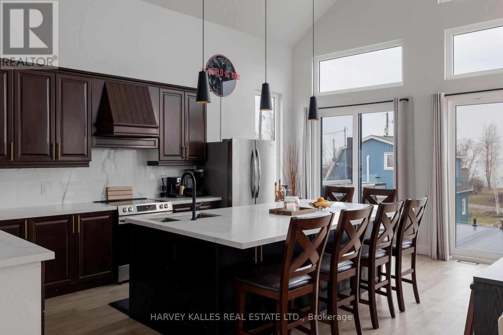 3184 LAKESHORE ROAD