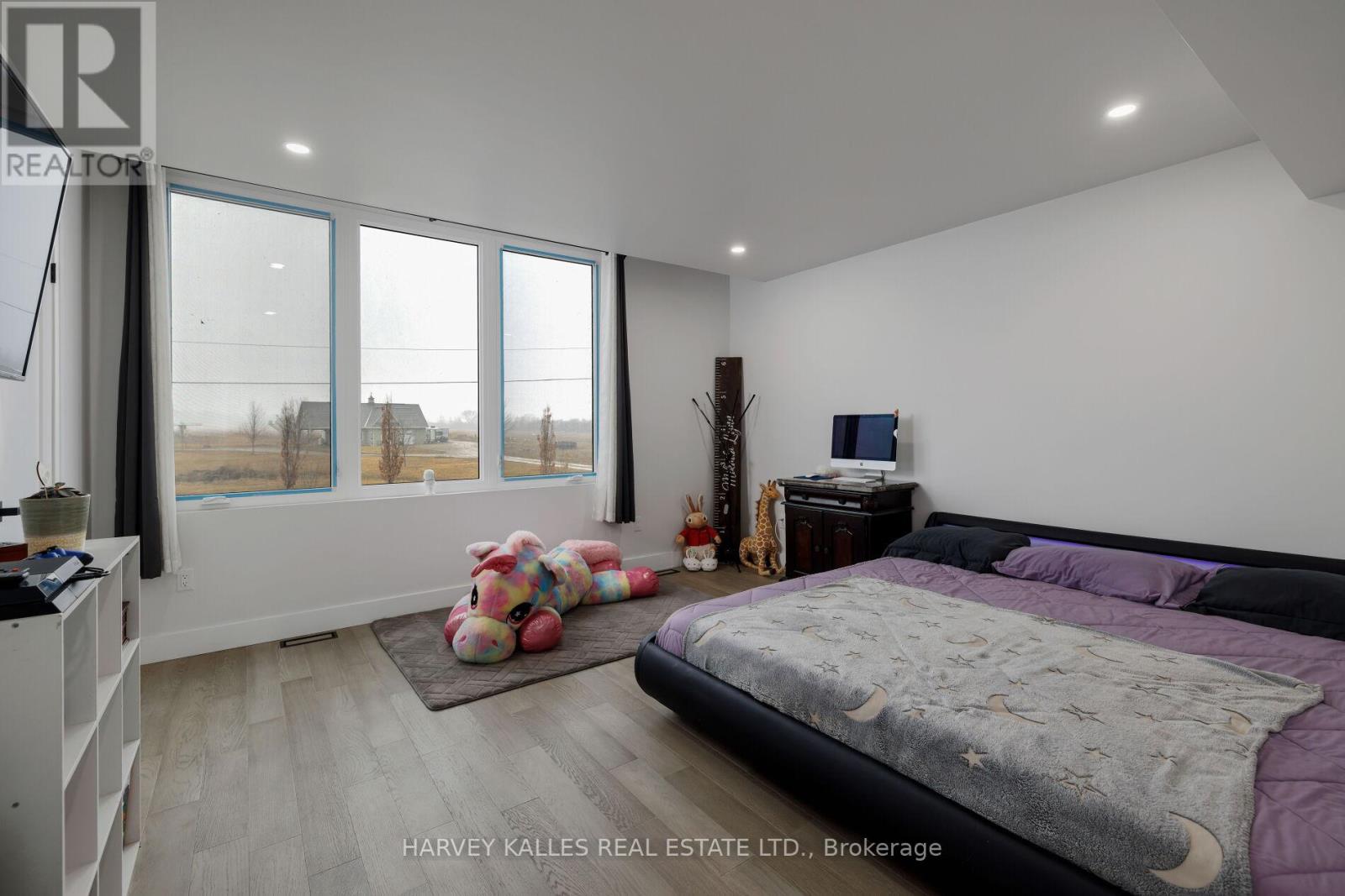 3184 LAKESHORE ROAD