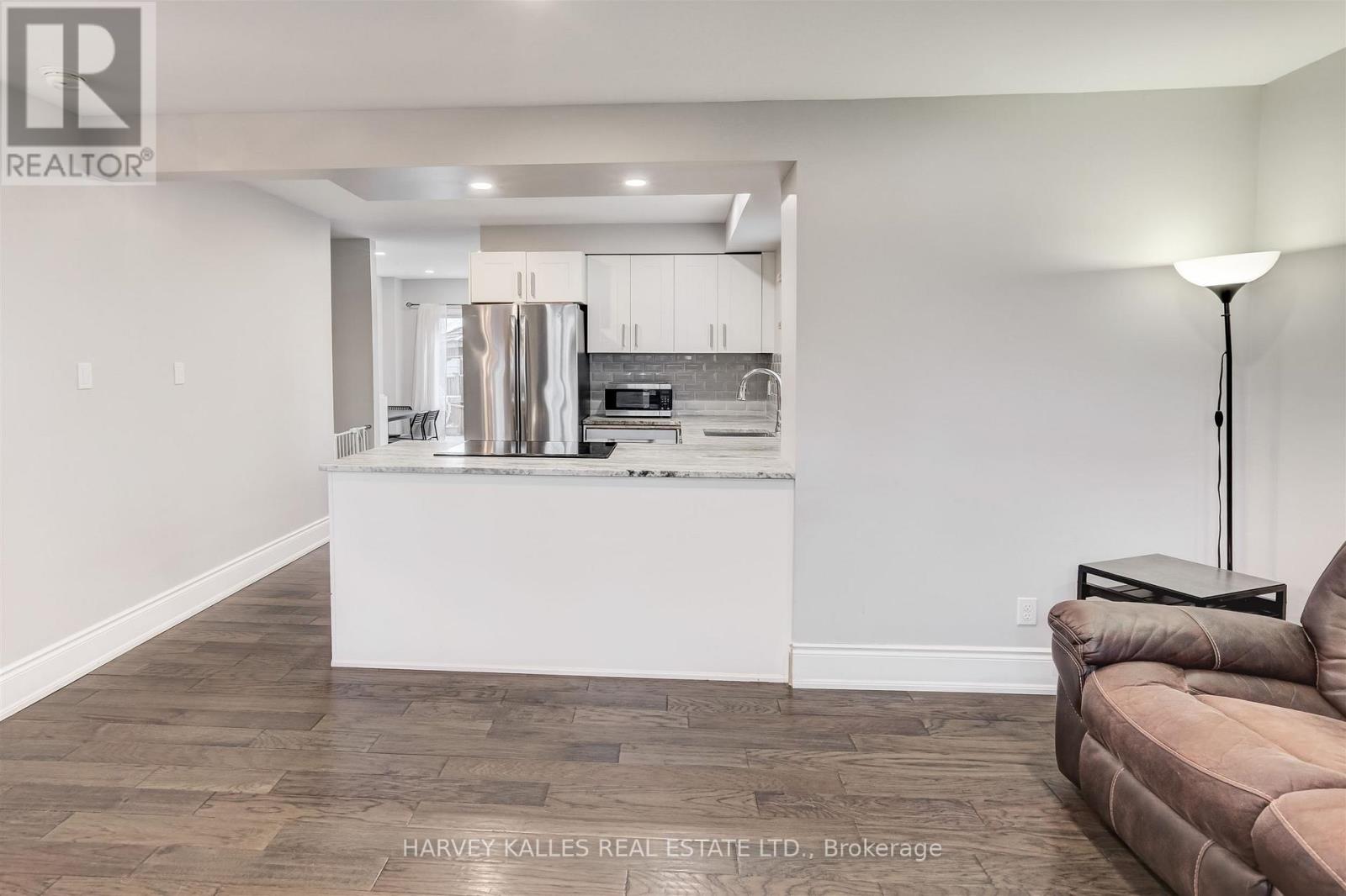 112 WEXFORD AVENUE N